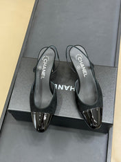 CC SLINGBACK 25S IN BLACK SUEDE AND GLOSSY LEATHER