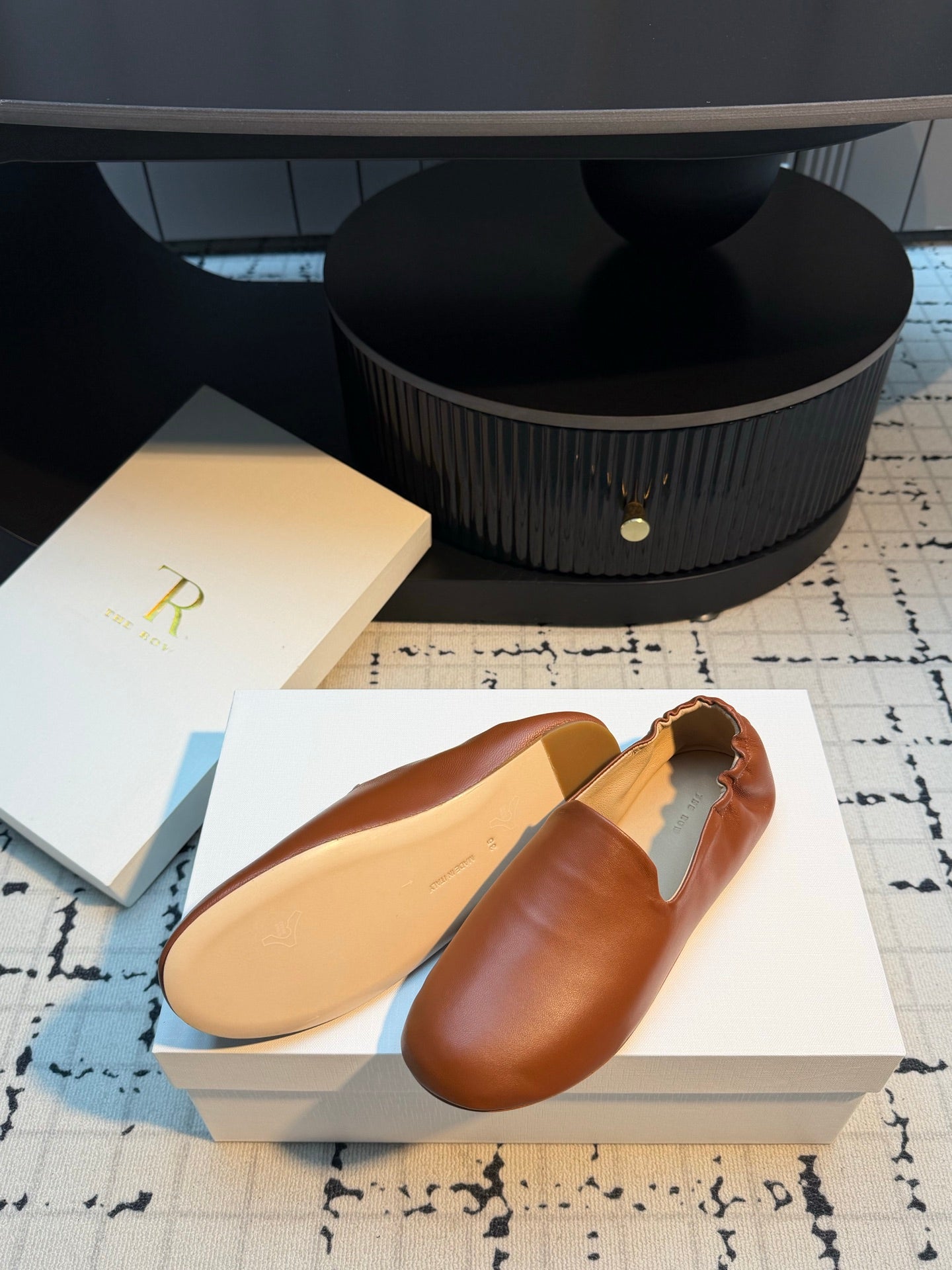 THE ROW 26S LOAFERS IN CARAMEL BROWN CALFSKIN