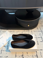 THE ROW 26S CLASSIC BALLET FLATS IN BLACK VELVET