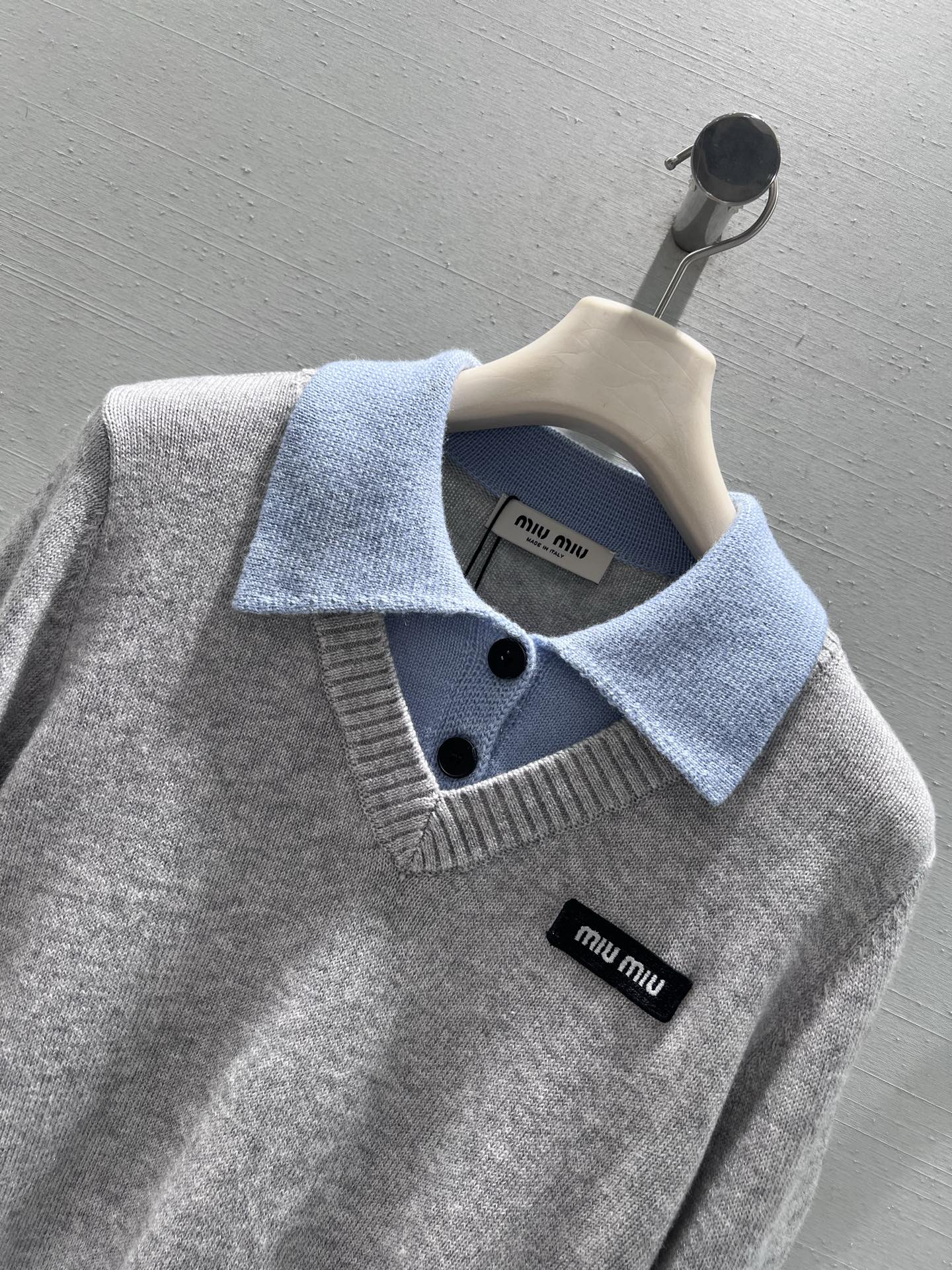 MIUMIU SWEATER STYLE 644