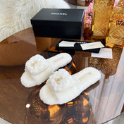 CHANEL 25S FUR SLIPPERS IN WHITE LOGO GOLD HARDWARE