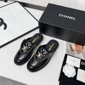 CHANEL 25S MULES WITH CHAIN DETAIL IN BLACK GLOSSY CALFSKIN GOLD HARDWARE