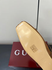 GG MARY JANE 25S IN BROWN SUEDE WITH GOLD HARDWARE