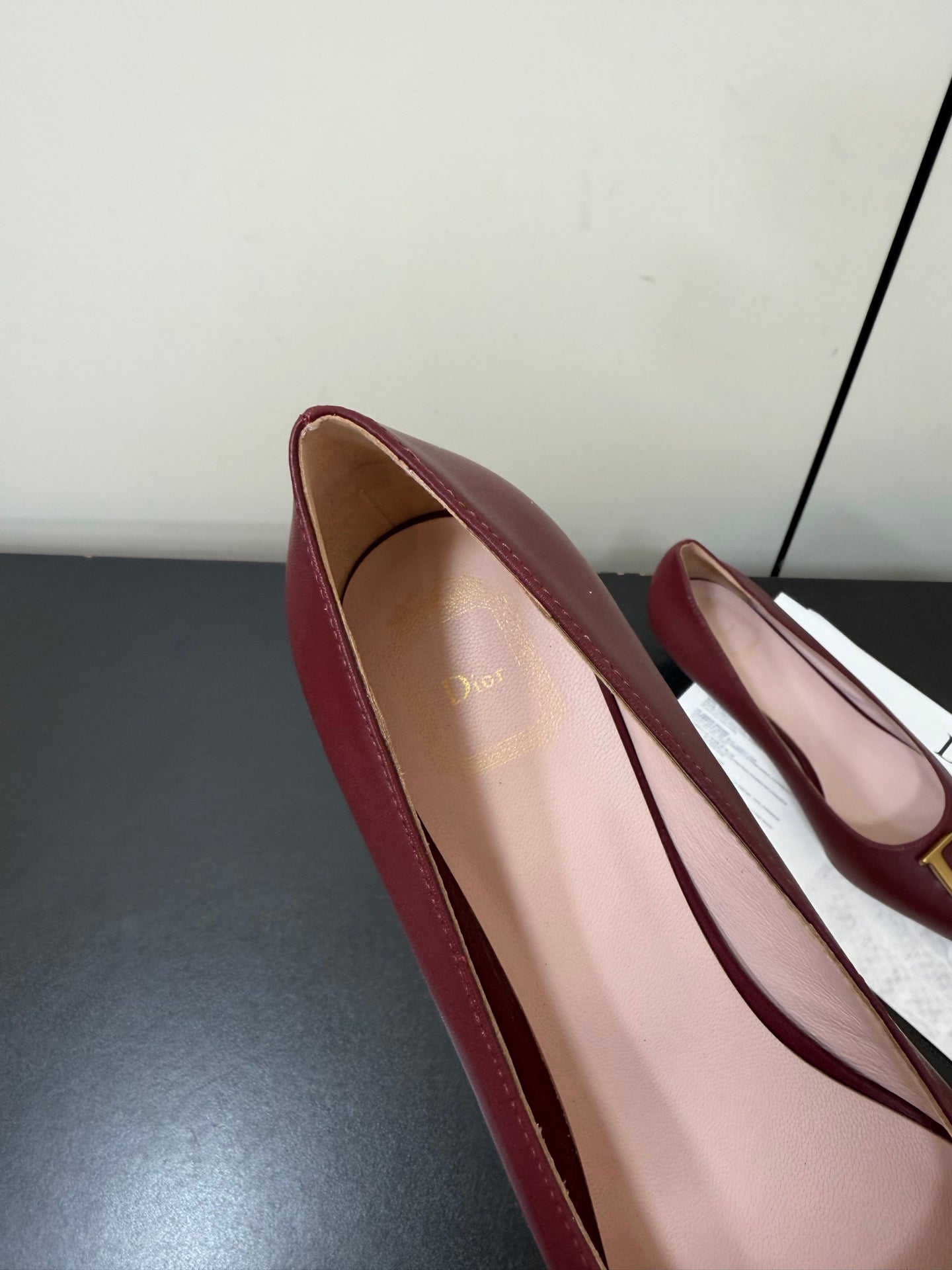 DIOR 26S POINTED-TOE HIGH HEELS 35MM IN DARK RED CALFSKIN GOLD HARDWARE