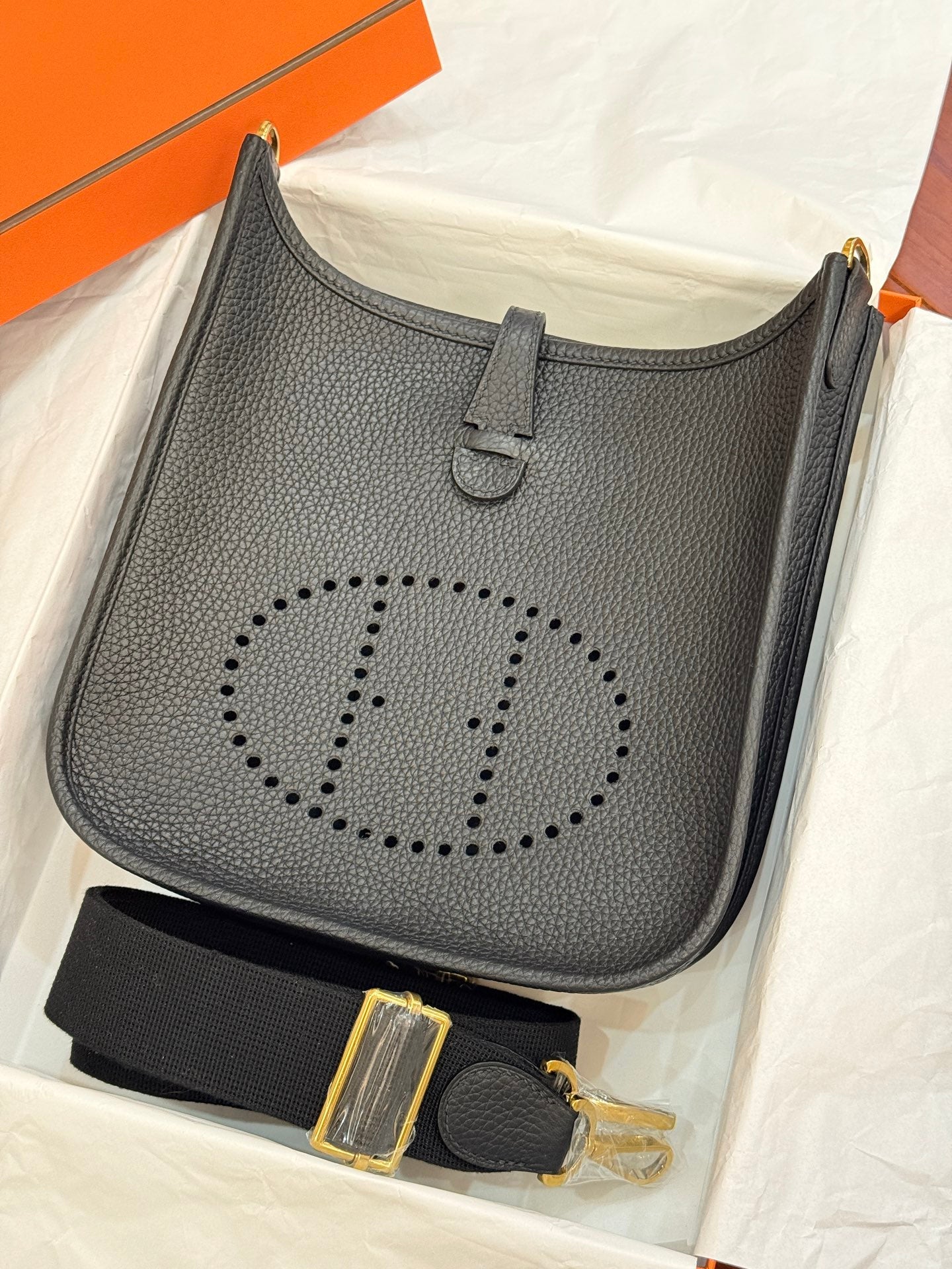 HM 26S EVELYNE BAG 23MM IN BLACK GRAINED CALFSKIN