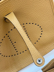 HM 26S EVELYNE BAG 23MM IN GOLDEN BROWN GRAINED CALFSKIN