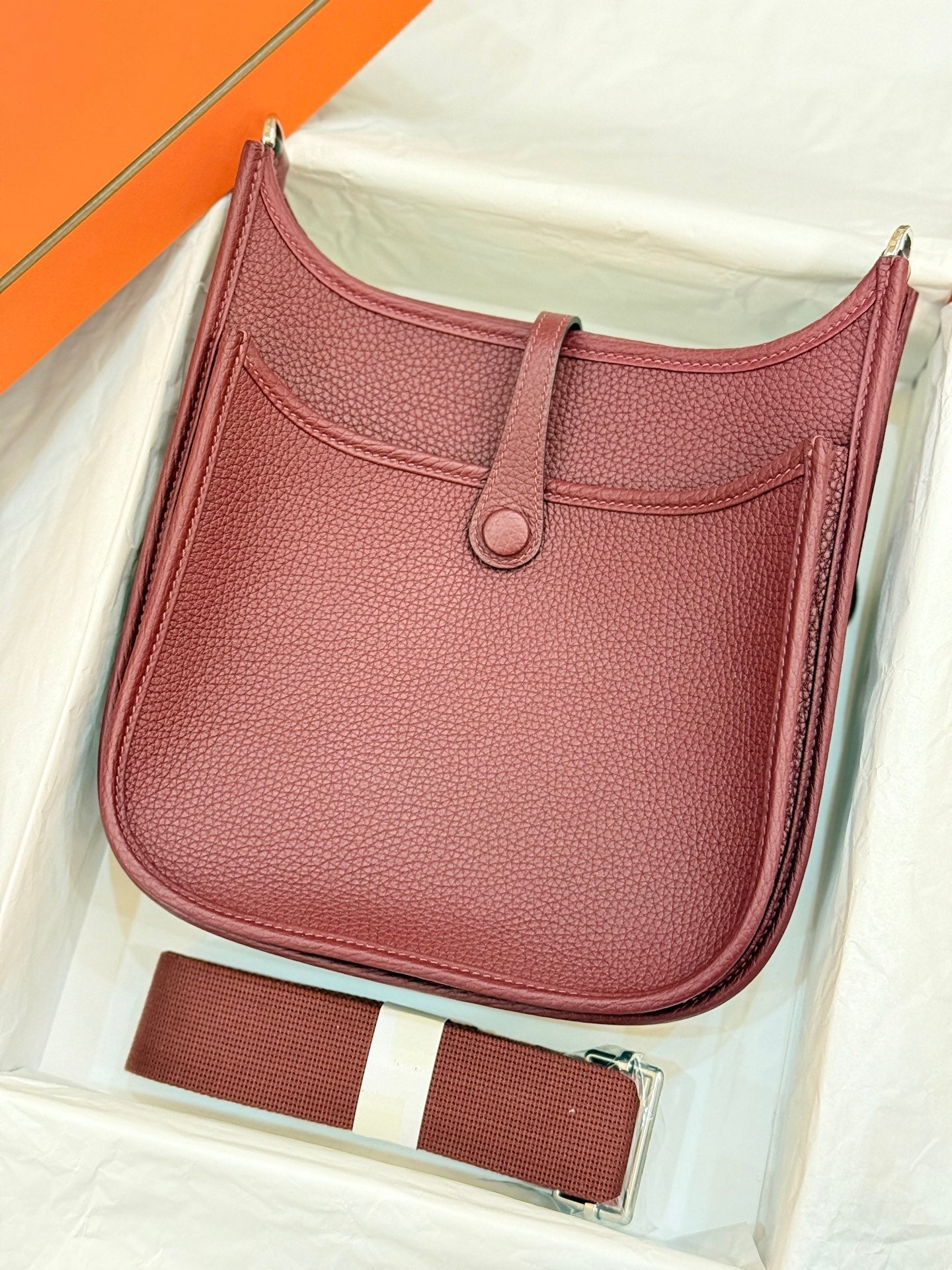 HM 26S EVELYNE BAG 23MM IN WINE RED GRAINED CALFSKIN