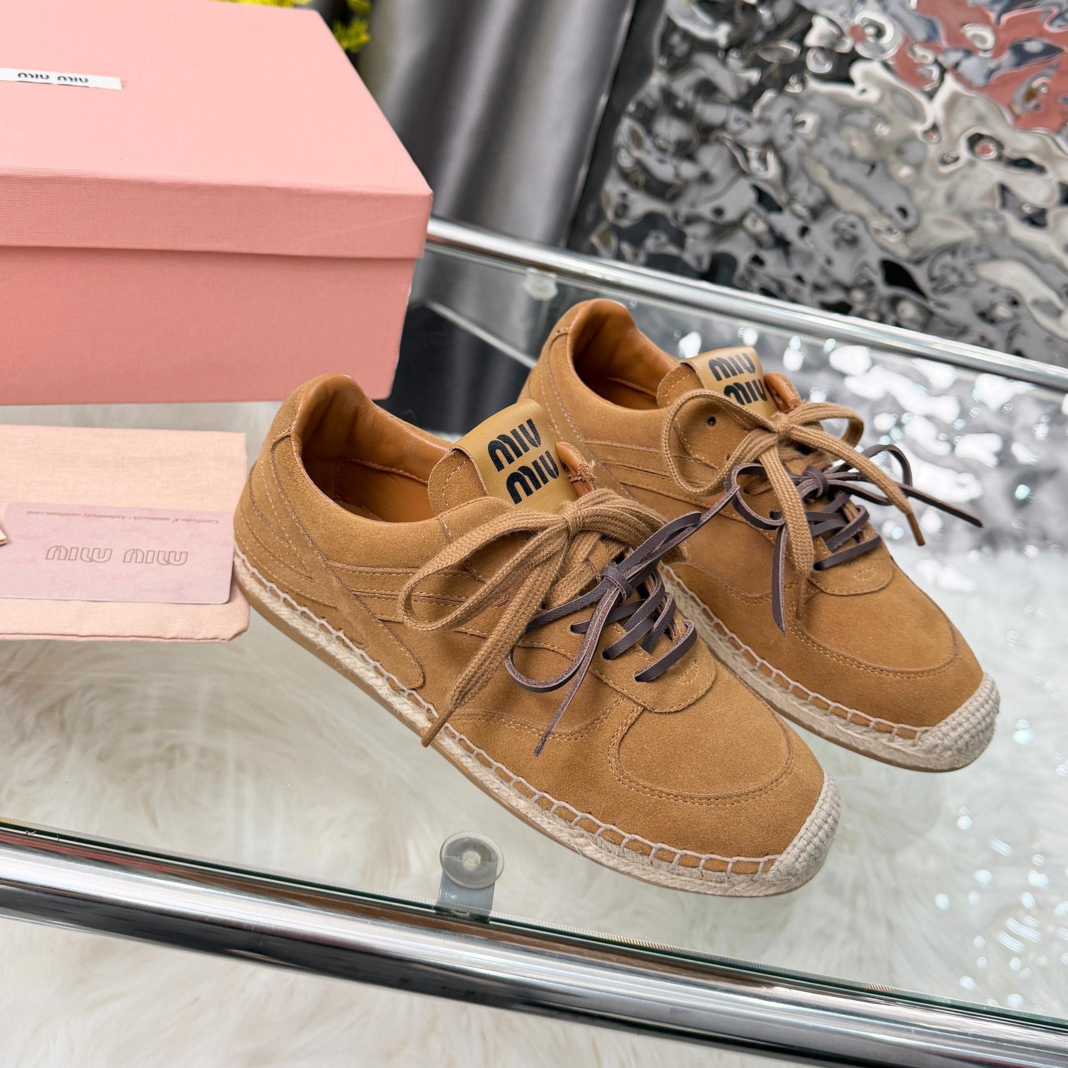 MIUMIU 26S SNEAKERS IN CARAMEL BROWN SUEDE