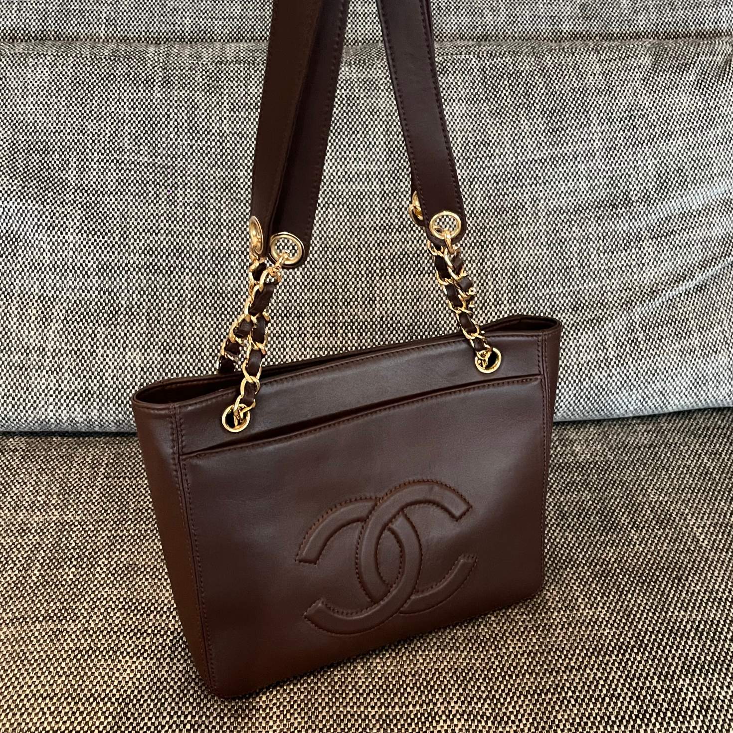 CHANEL 26S FLAP SHOULDER BAG 26 IN DARK BROWN LAMBSKIN GOLD HARDWARE