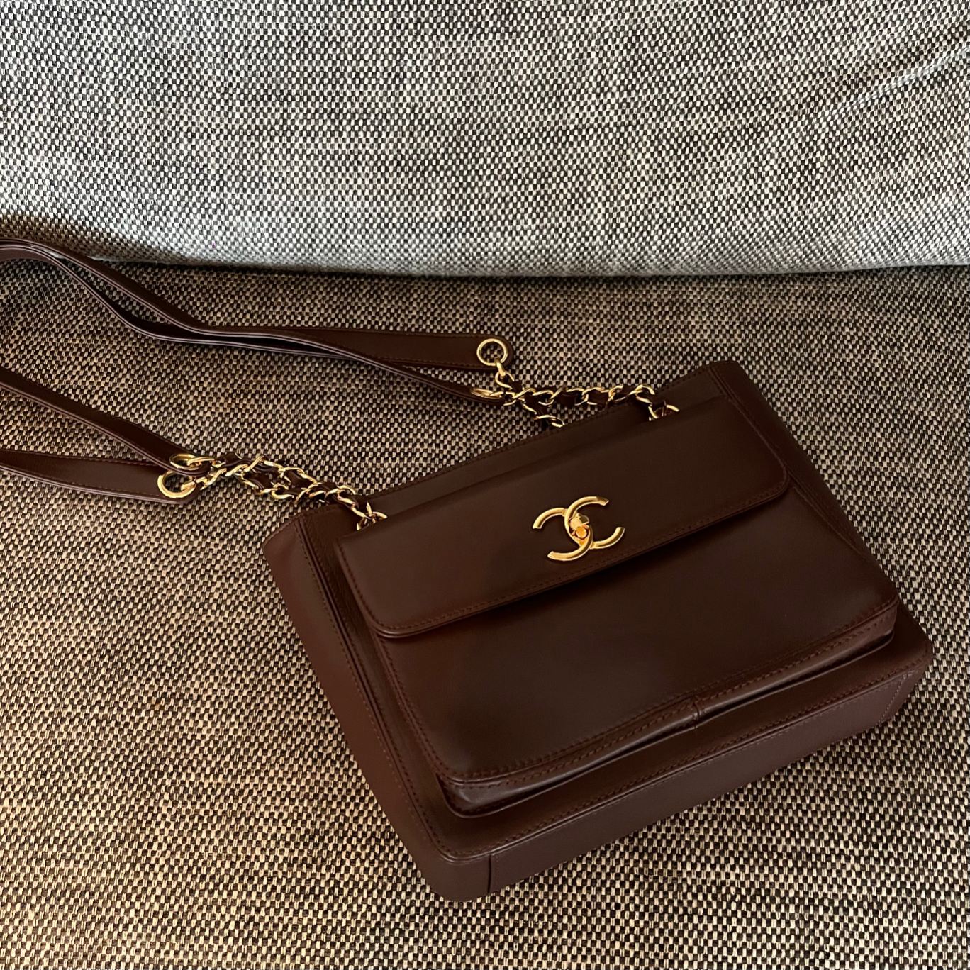 CHANEL 26S FLAP SHOULDER BAG 26 IN DARK BROWN LAMBSKIN GOLD HARDWARE
