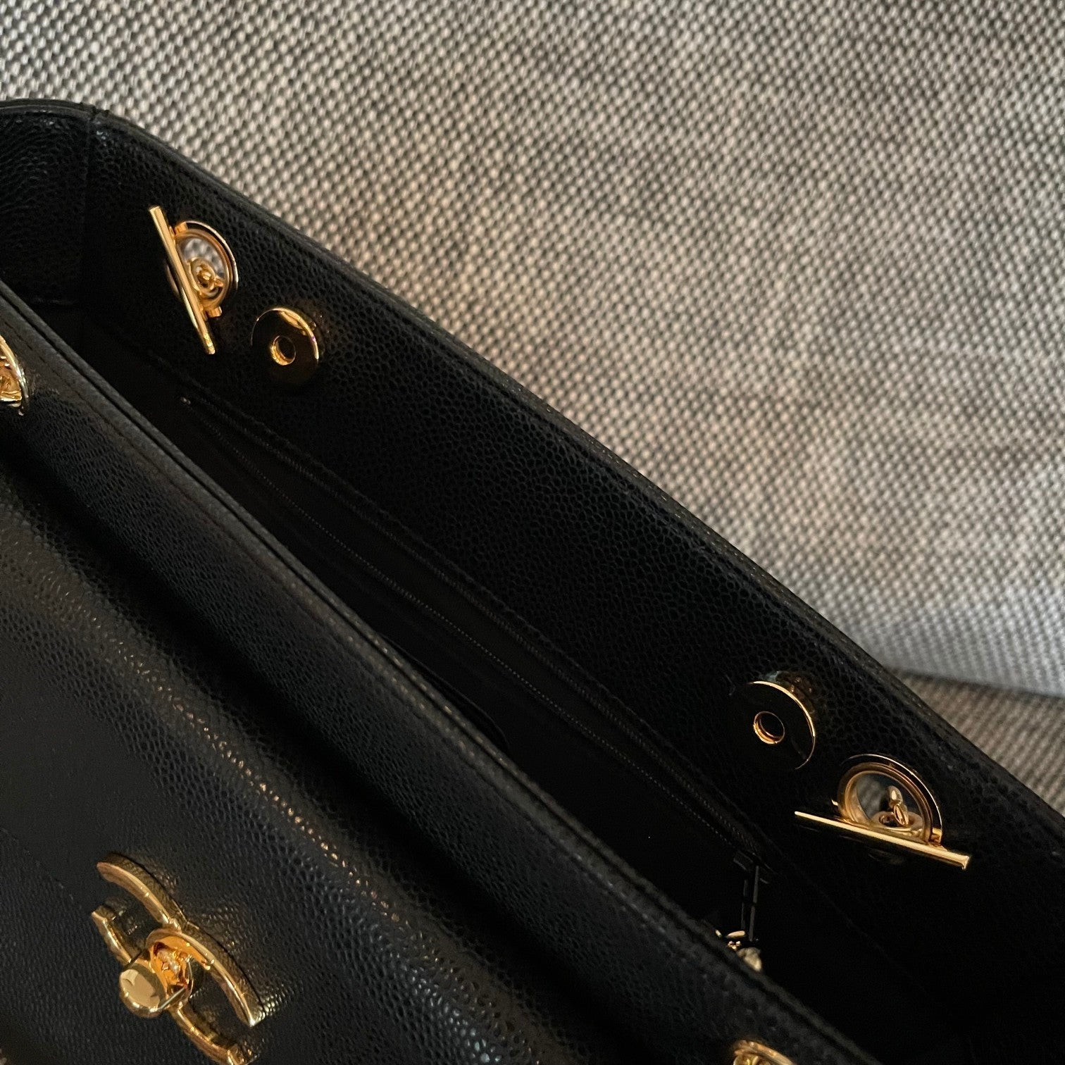 CHANEL 26S FLAP SHOULDER BAG 26 IN BLACK CAVIAR CALFSKIN GOLD HARDWARE