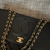 CHANEL 26S LARGE CC LOGO FLAP SHOULDER BAG 33 IN BLACK CAVIAR CALFSKIN GOLD HARDWARE