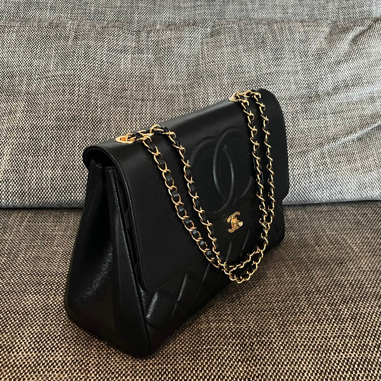CHANEL 26S LARGE CC LOGO FLAP SHOULDER BAG 33 IN BLACK CAVIAR CALFSKIN GOLD HARDWARE