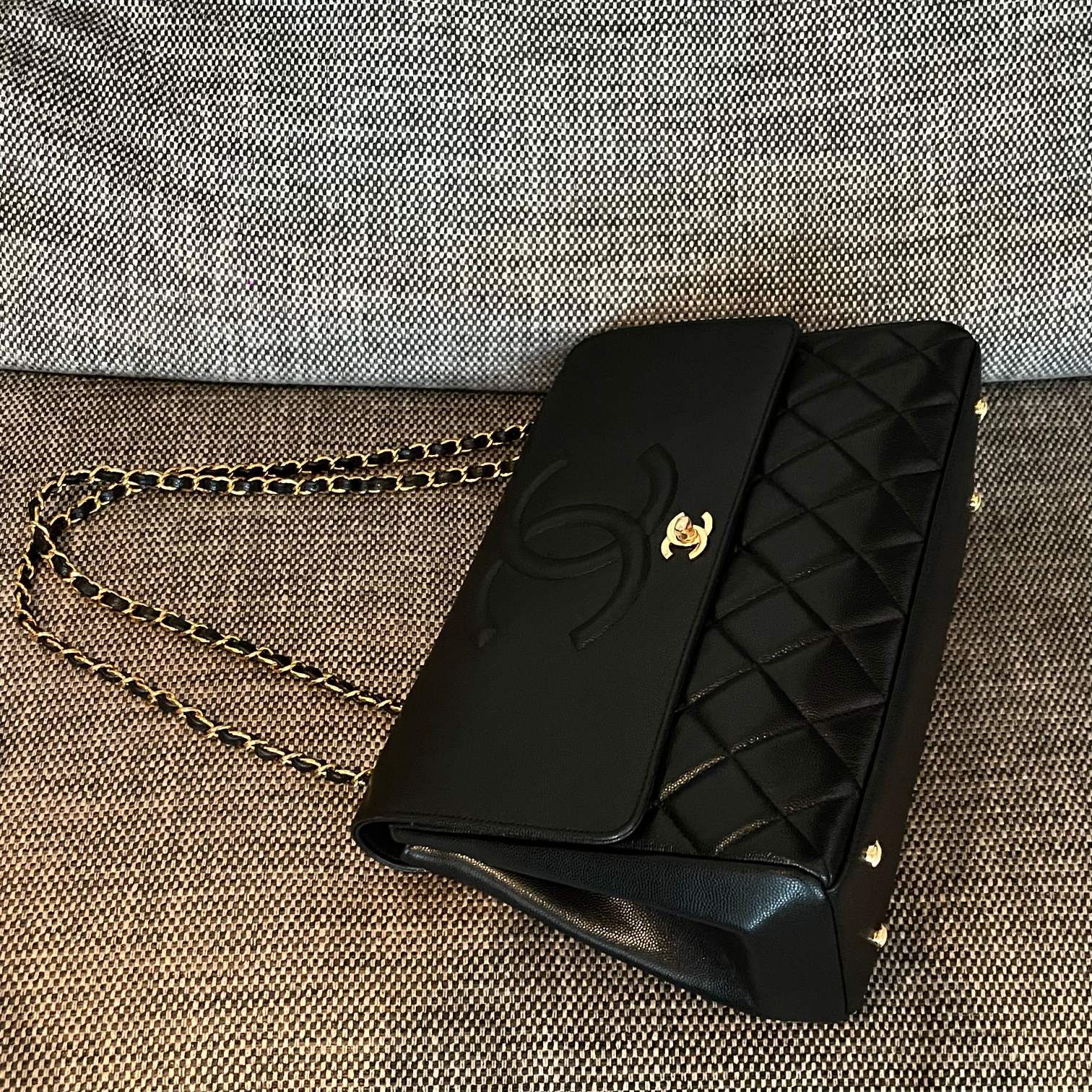 CHANEL 26S LARGE CC LOGO FLAP SHOULDER BAG 33 IN BLACK CAVIAR CALFSKIN GOLD HARDWARE