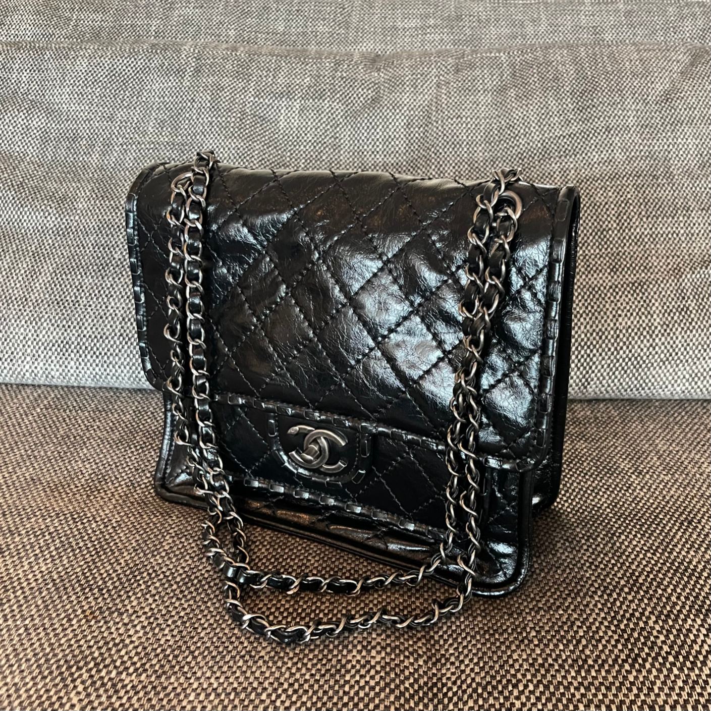 CHANEL 26S CLASSIC FLAP BAG 26 IN BLACK AGED CRINKLED CALFSKIN DARK SILVER HARDWARE