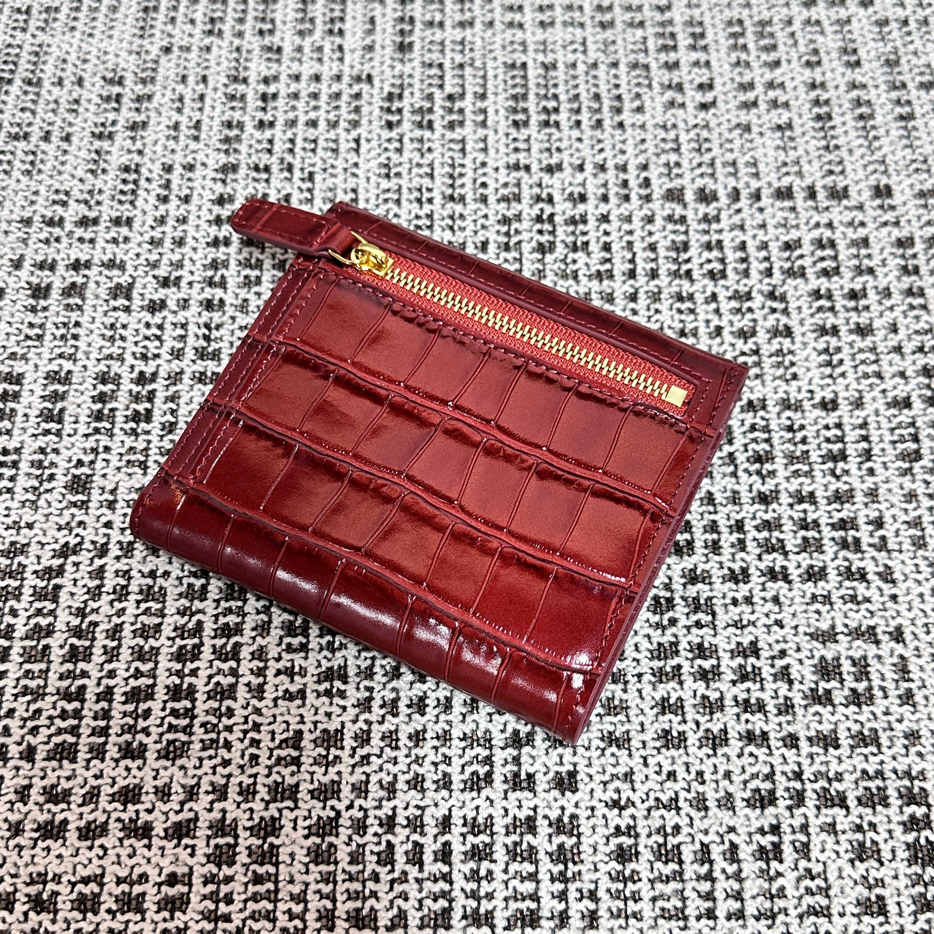 CHANEL 26S FLAP WALLET 11 IN DARK RED CROCODILE-EMBOSSED CALFSKIN STYLE 4