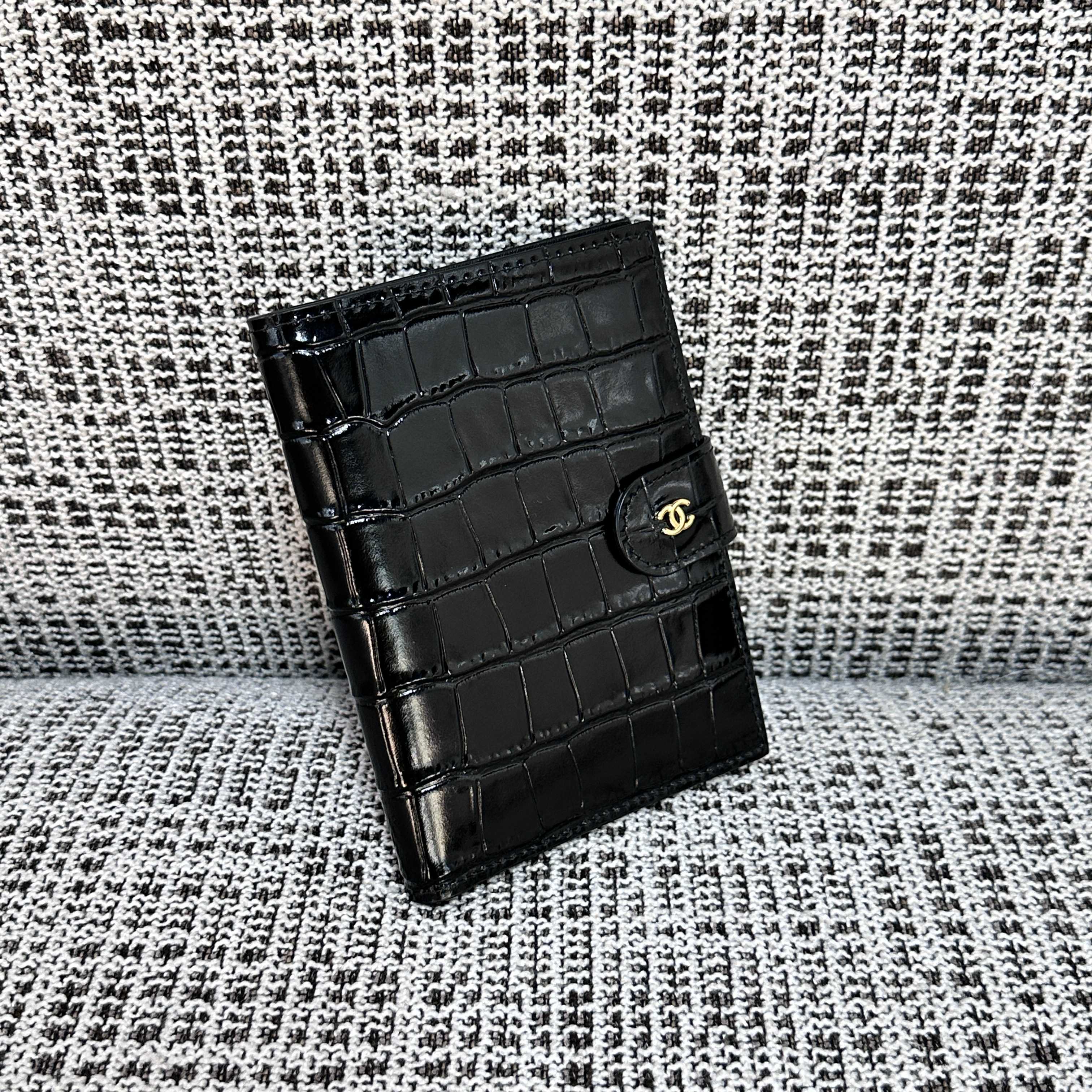 CHANEL 26S WALLET 14 IN BLACK CROCODILE-EMBOSSED CALFSKIN