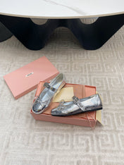 BOW MARY JANE FLAT IN SILVER LAMBSKIN