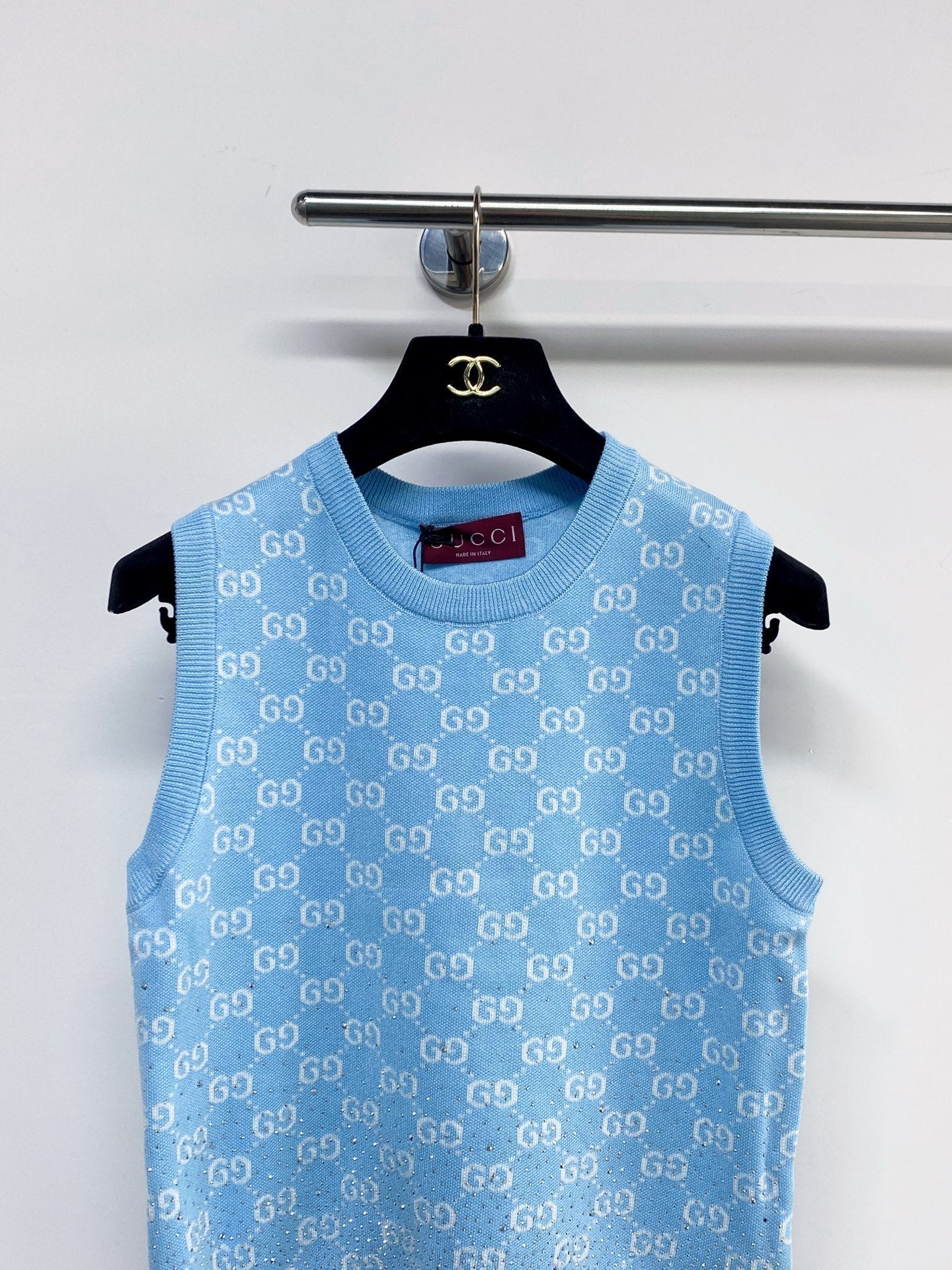 GUCCI 26S EMBELLISHED SLEEVELESS SWEATER 107