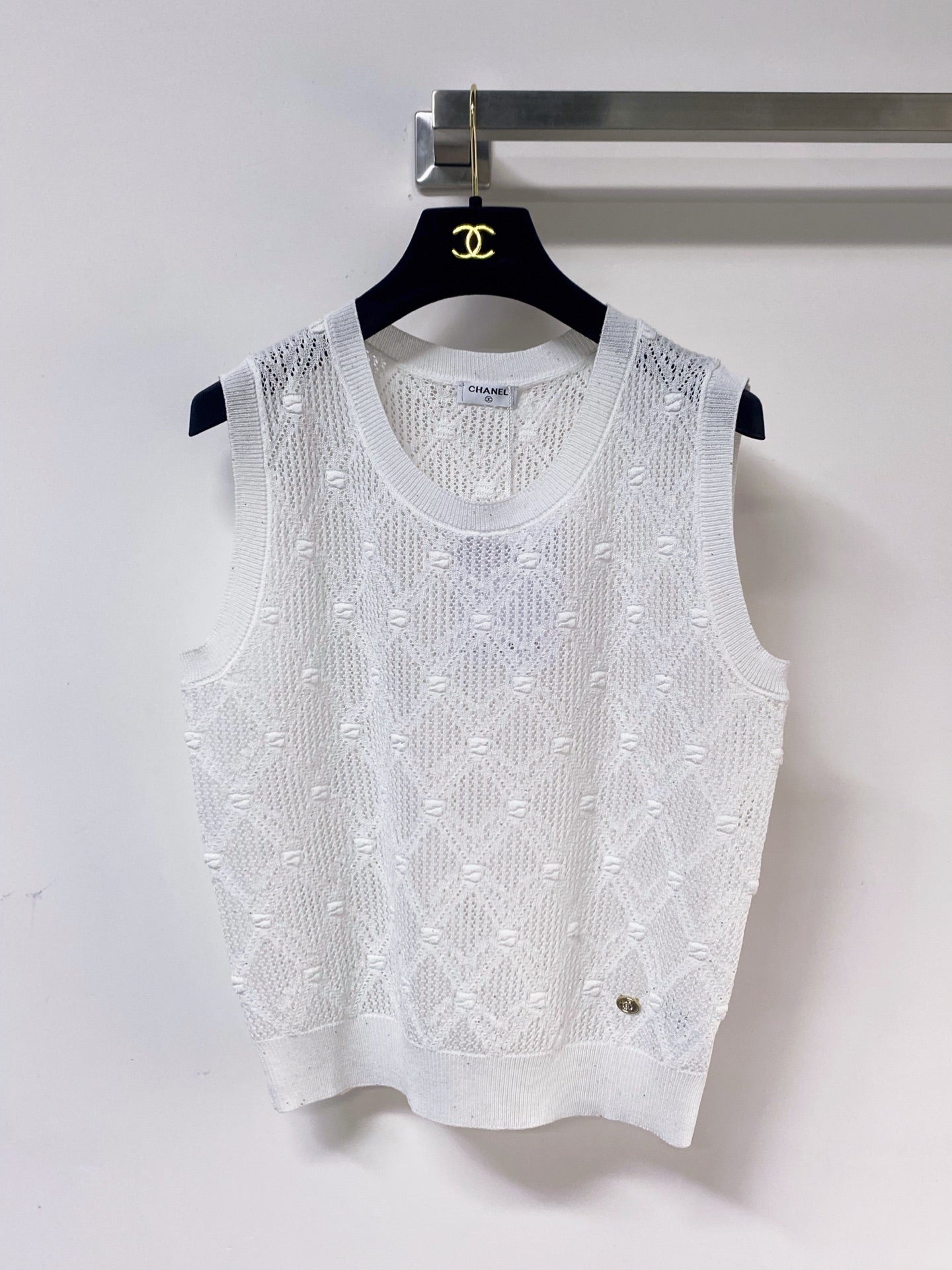 CHANEL 26S SLEEVELESS SWEATER STYLE 1048