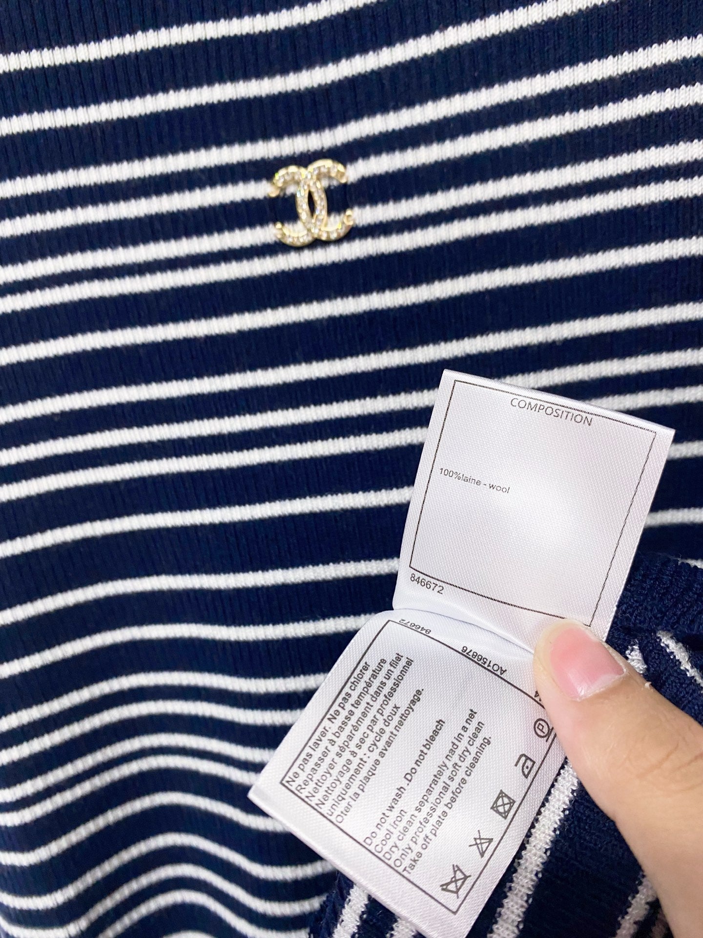 CHANEL 26S SHORT-SLEEVE SWEATER STYLE 1052