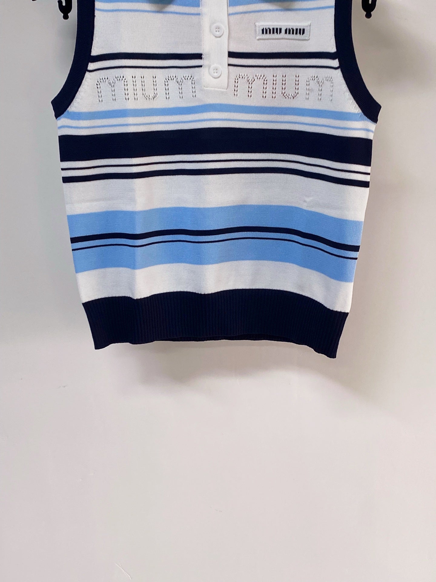 MIUMIU 26S SLEEVELESS KNIT POLO TOP STYLE 1125