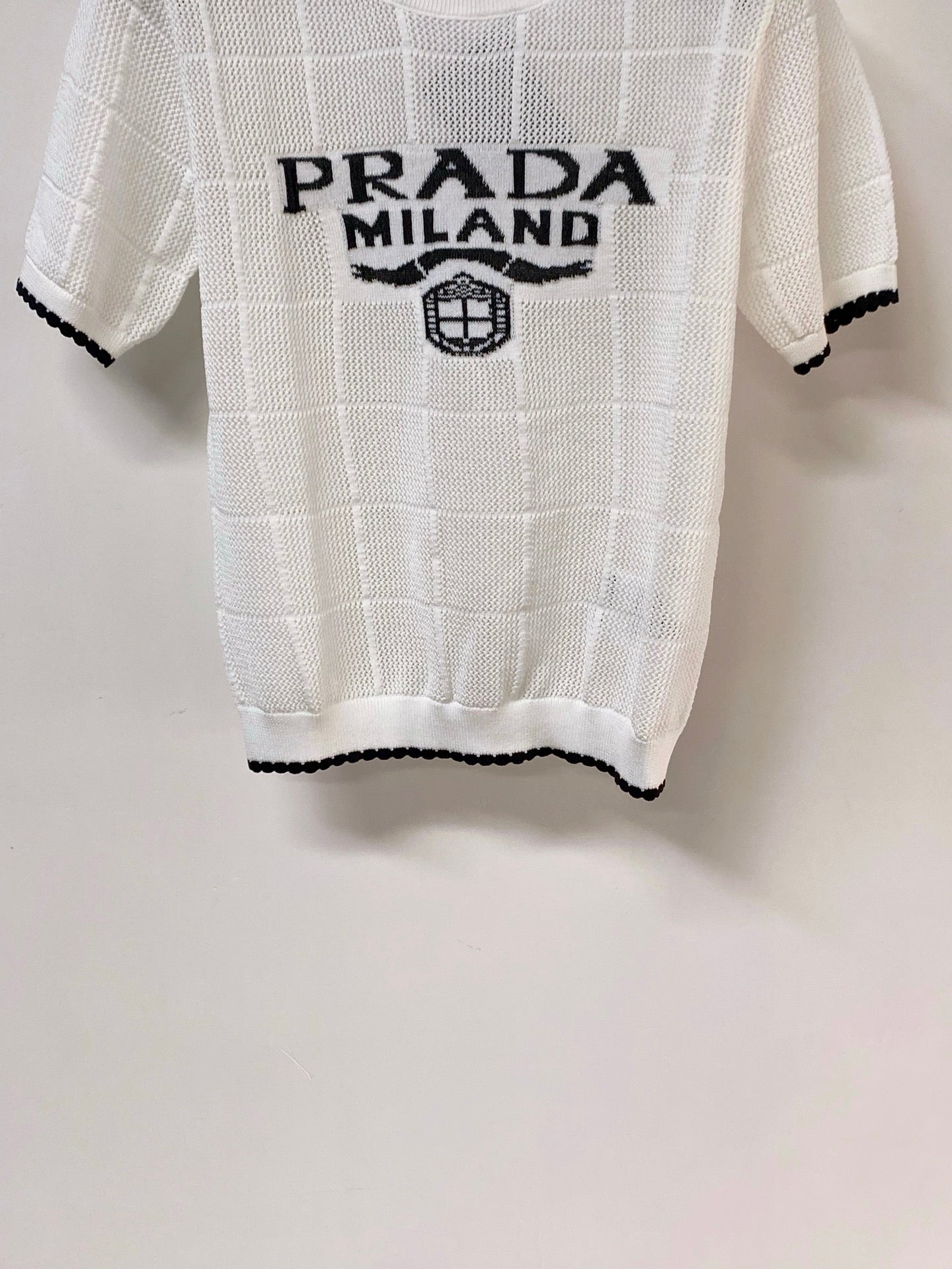 PRADA 26S SHORT-SLEEVED SWEATER STYLE 855