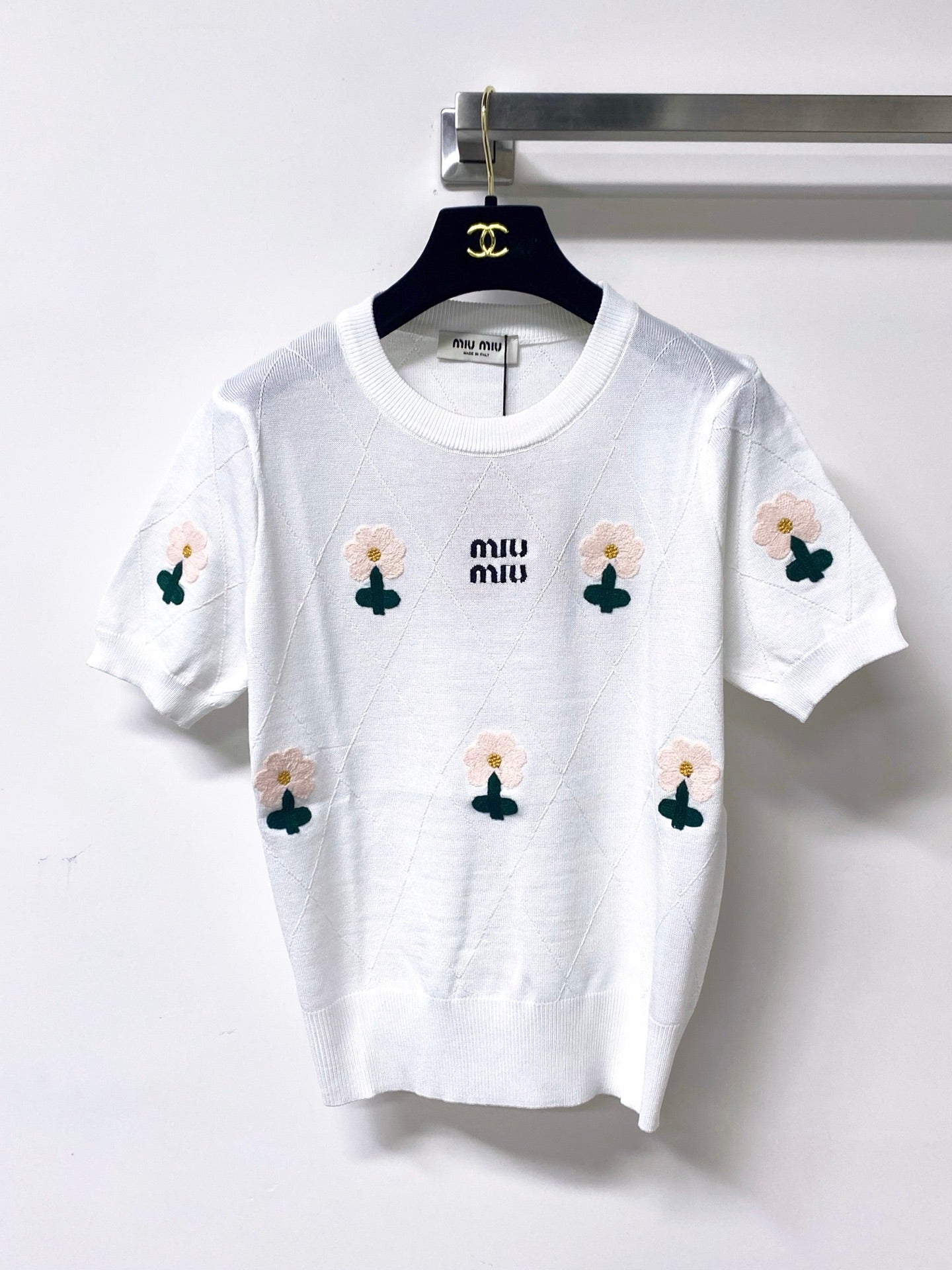 MIUMIU 26S SHORT-SLEEVED SWEATER STYLE 1049