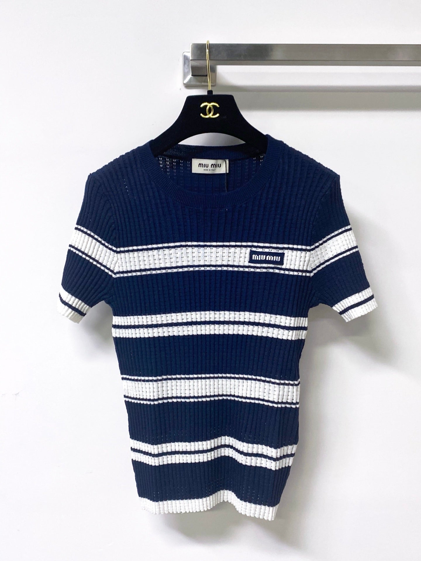 MIUMIU 26S SHORT-SLEEVED SWEATER STYLE 1058