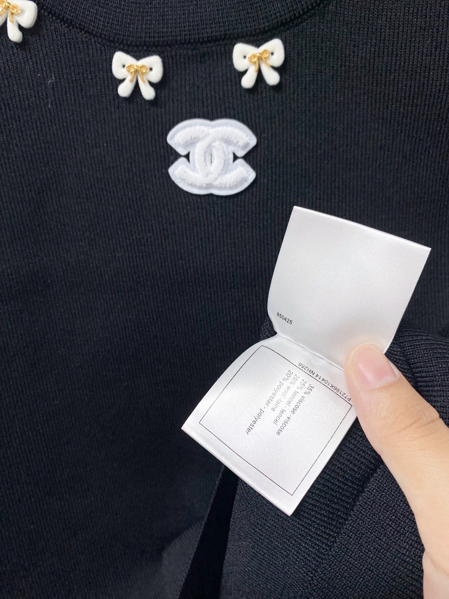 CHANEL 26S KNIT SLEEVELESS TOP STYLE 1255