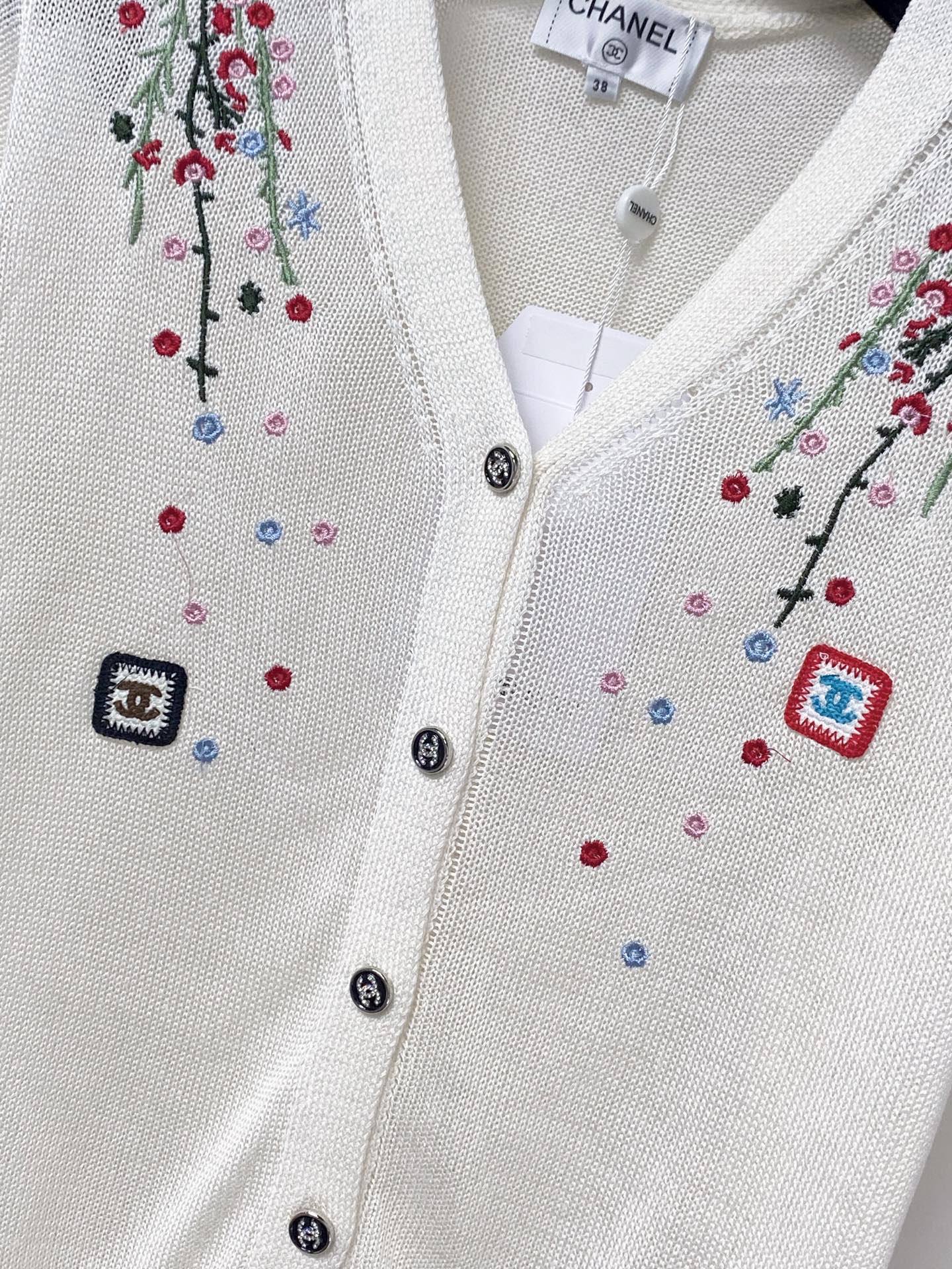 CHANEL 26S SHORT SLEEVE KNIT CARDIGAN 1649