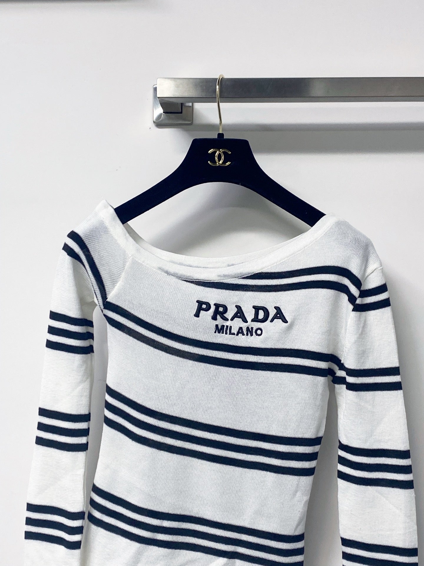 PRADA 26S LONG-SLEEVE KNIT TOP 1131