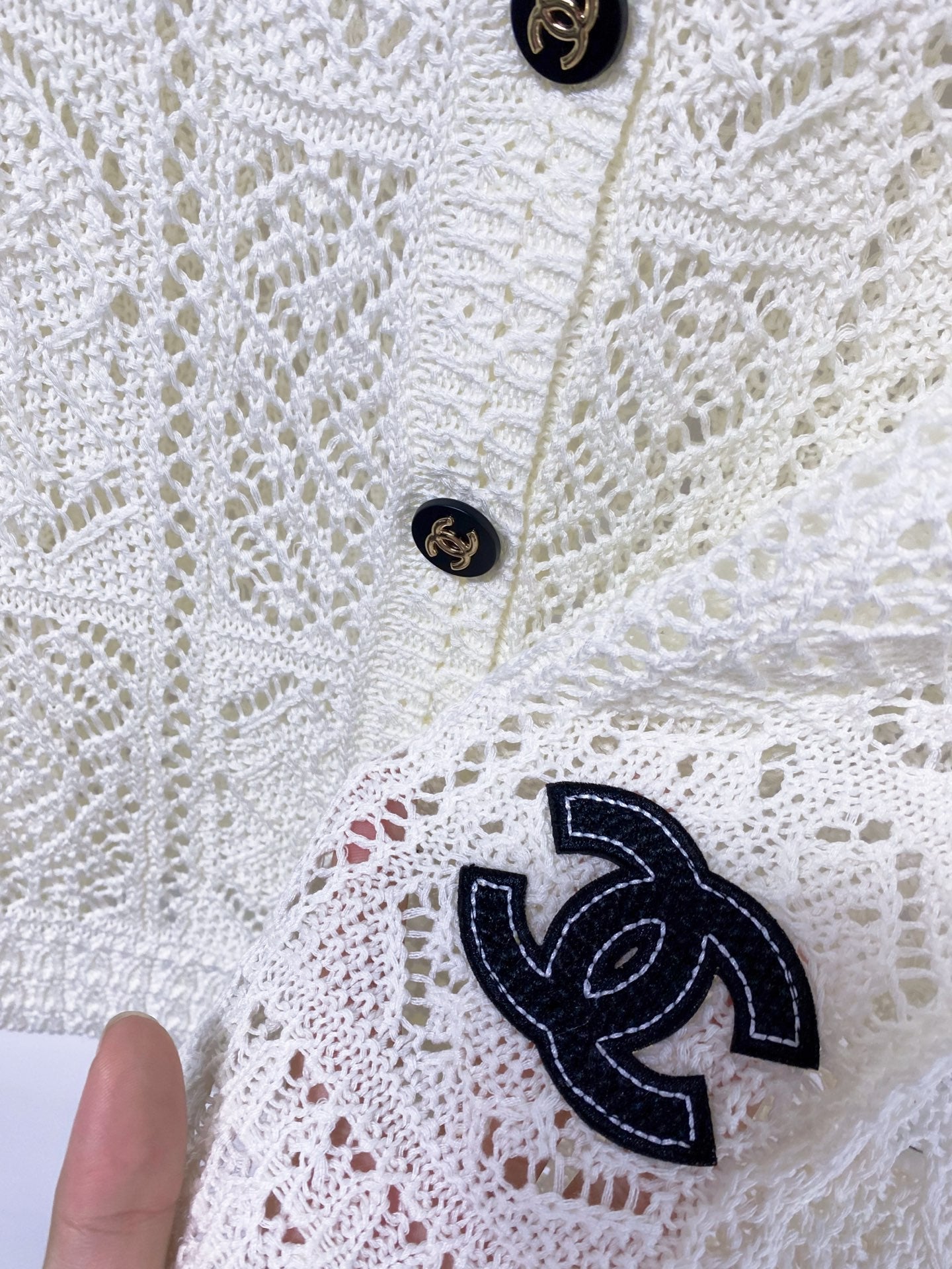 CHANEL 26S LACE KNIT V-NECK CARDIGAN 1521