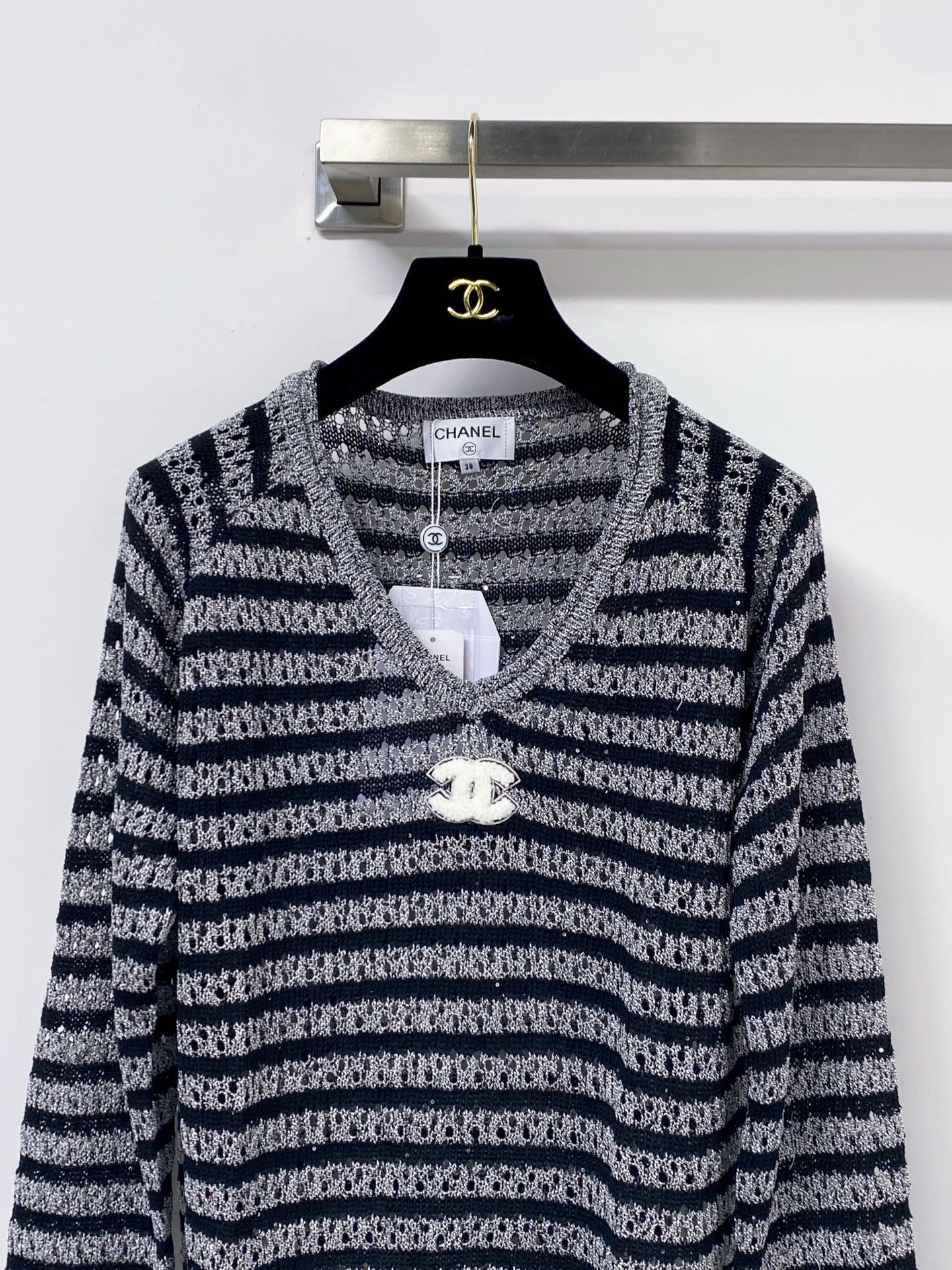CHANEL 26S V-NECK KNIT SWEATER 1505