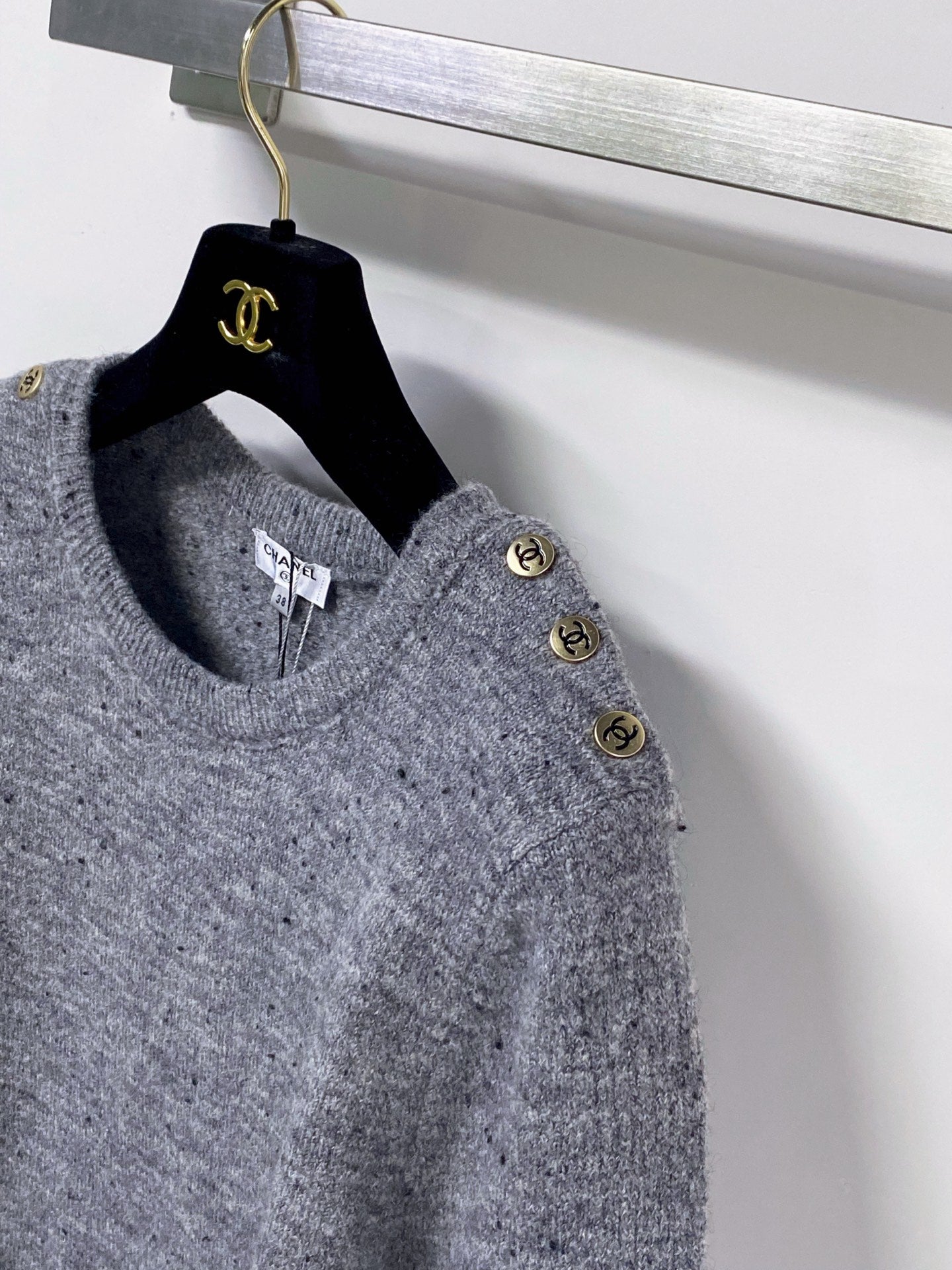 CHANEL 26S SHORT SLEEVE CREWNECK KNIT SWEATER 1506