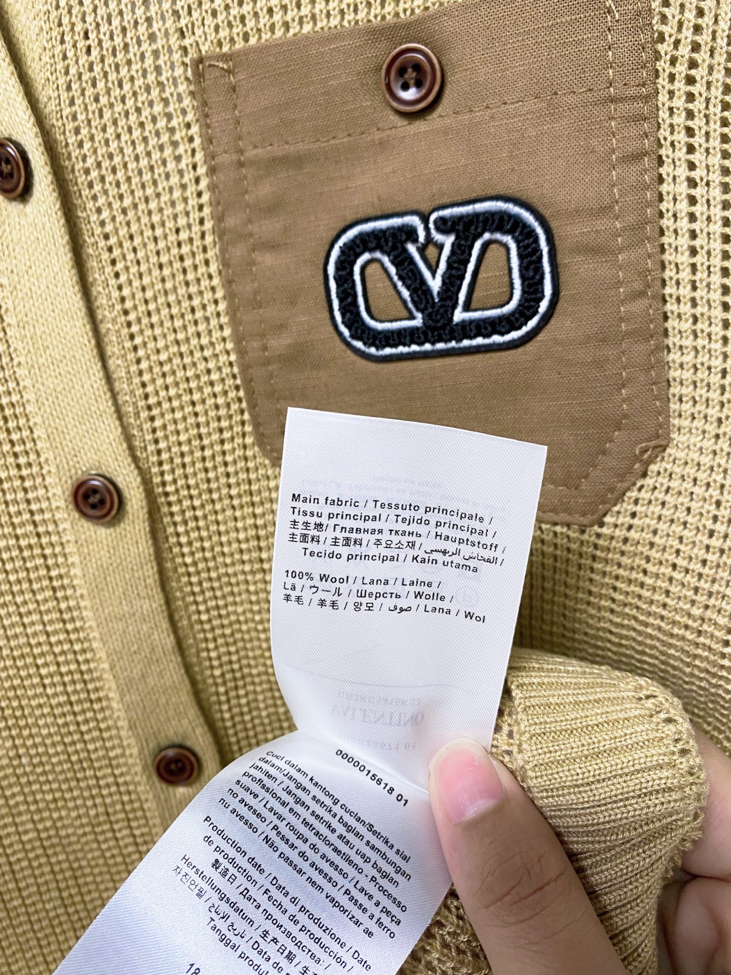 VALENTINO 26S CREW NECK KNIT CARDIGAN 323