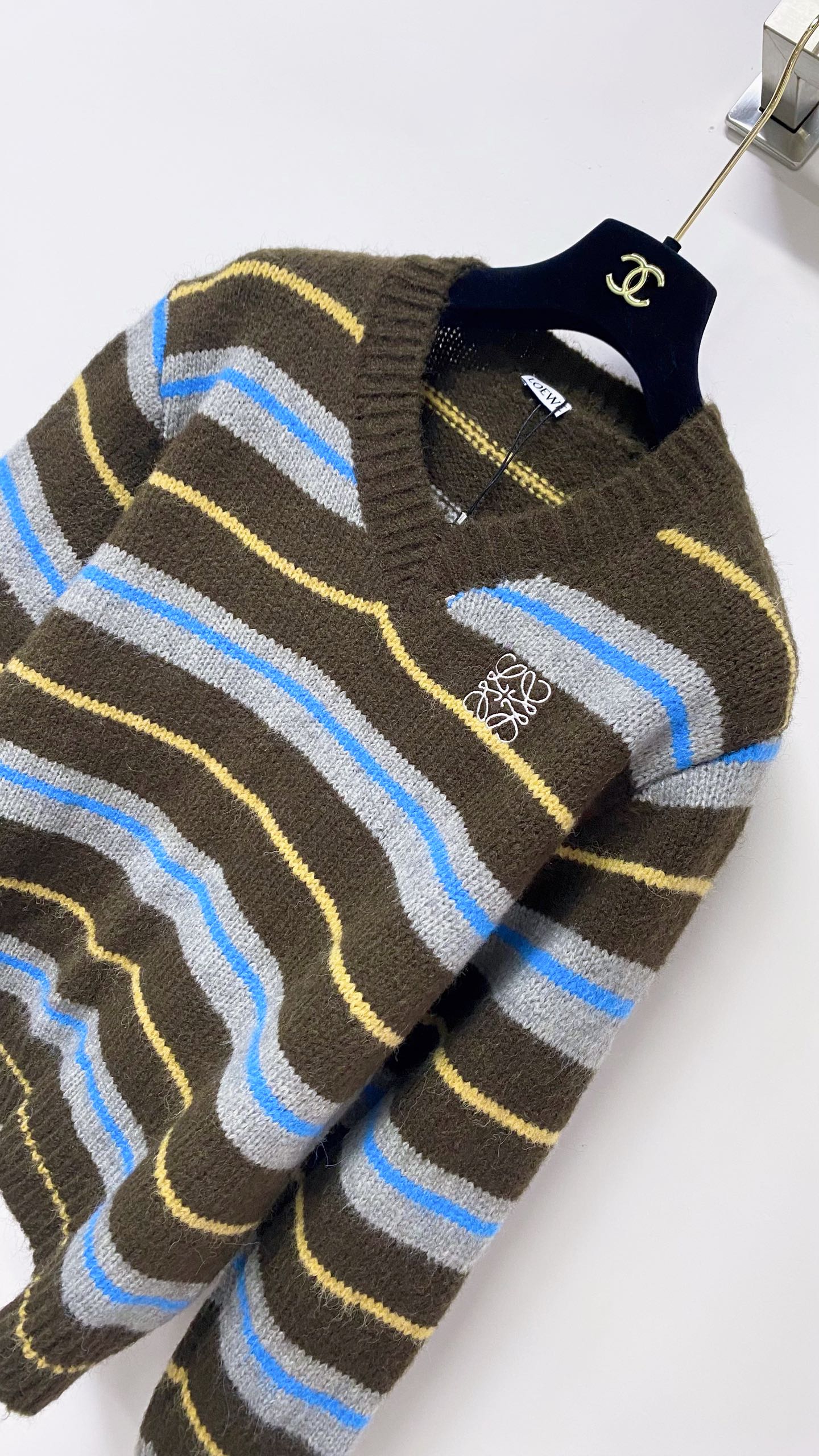 LOEWE 26S V-NECK KNIT SWEATER 624