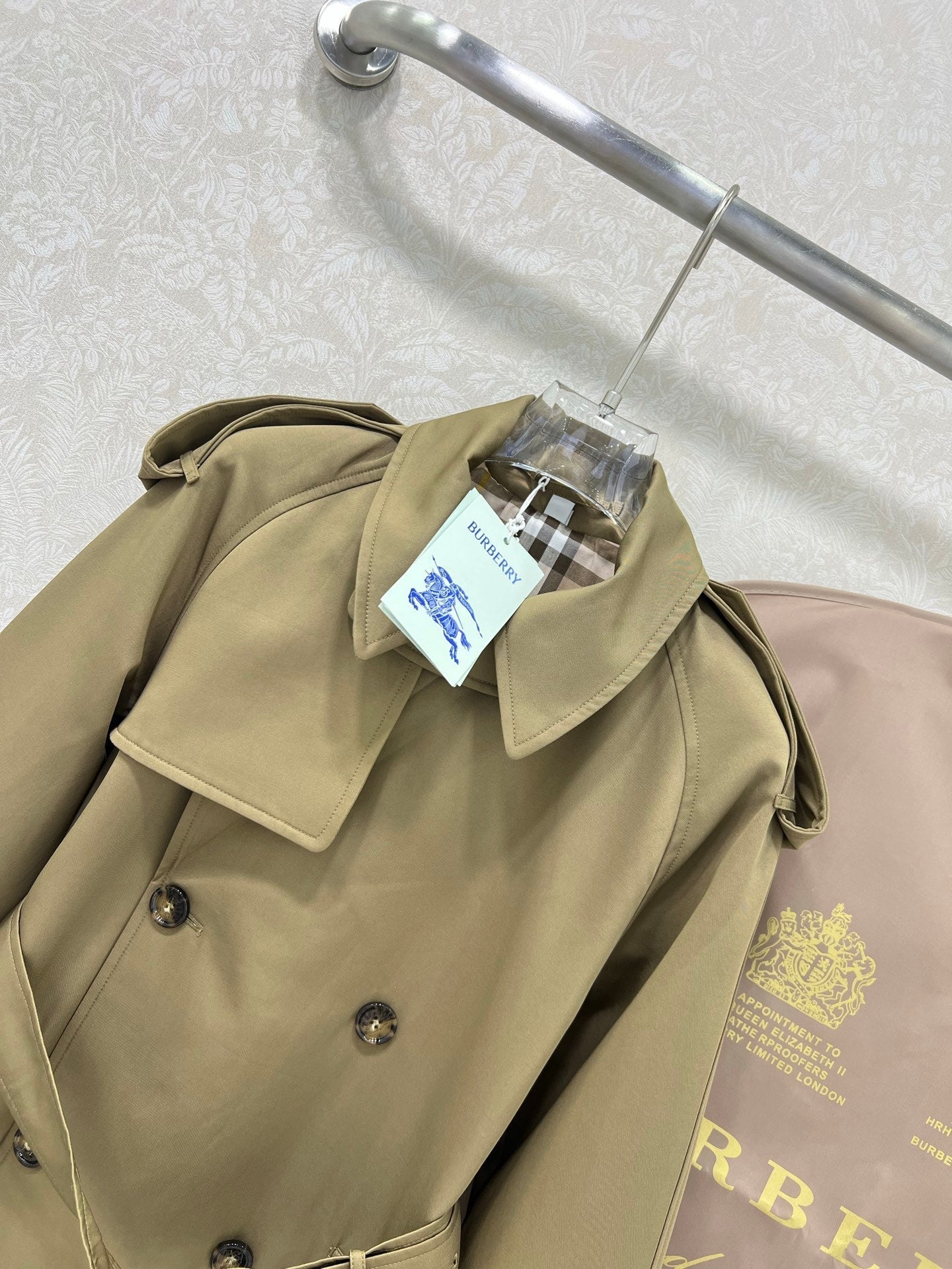 BURBERRY SELFORD-STYLE TRENCH COAT 275097