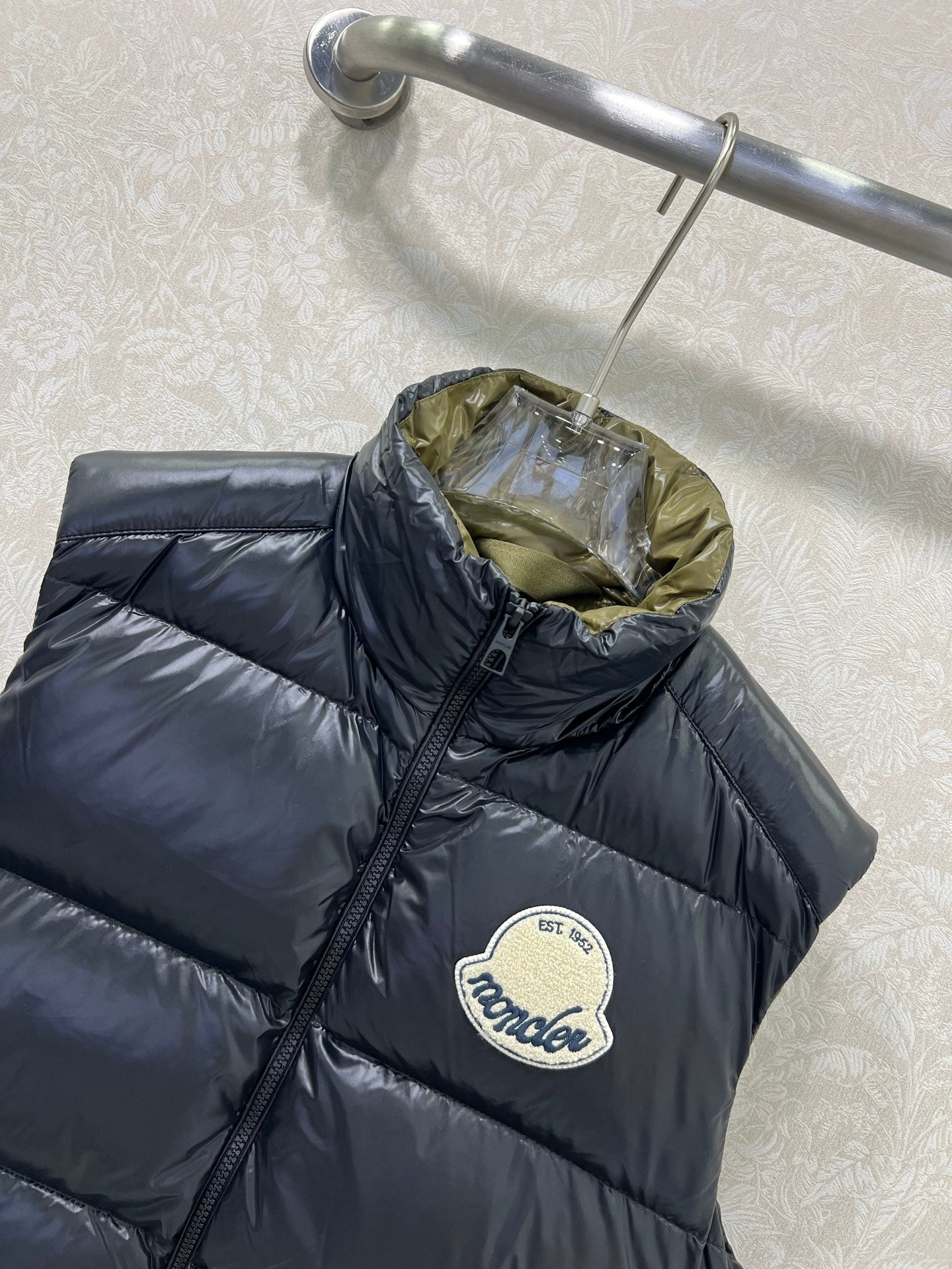 MONCLER 25S DOWN VEST 299324