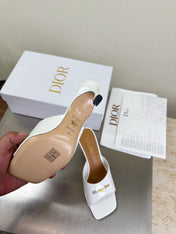 DIOR 26S KITTEN HEEL MULE SANDALS IN WHITE PATENT CALFSKIN WITH LOGO