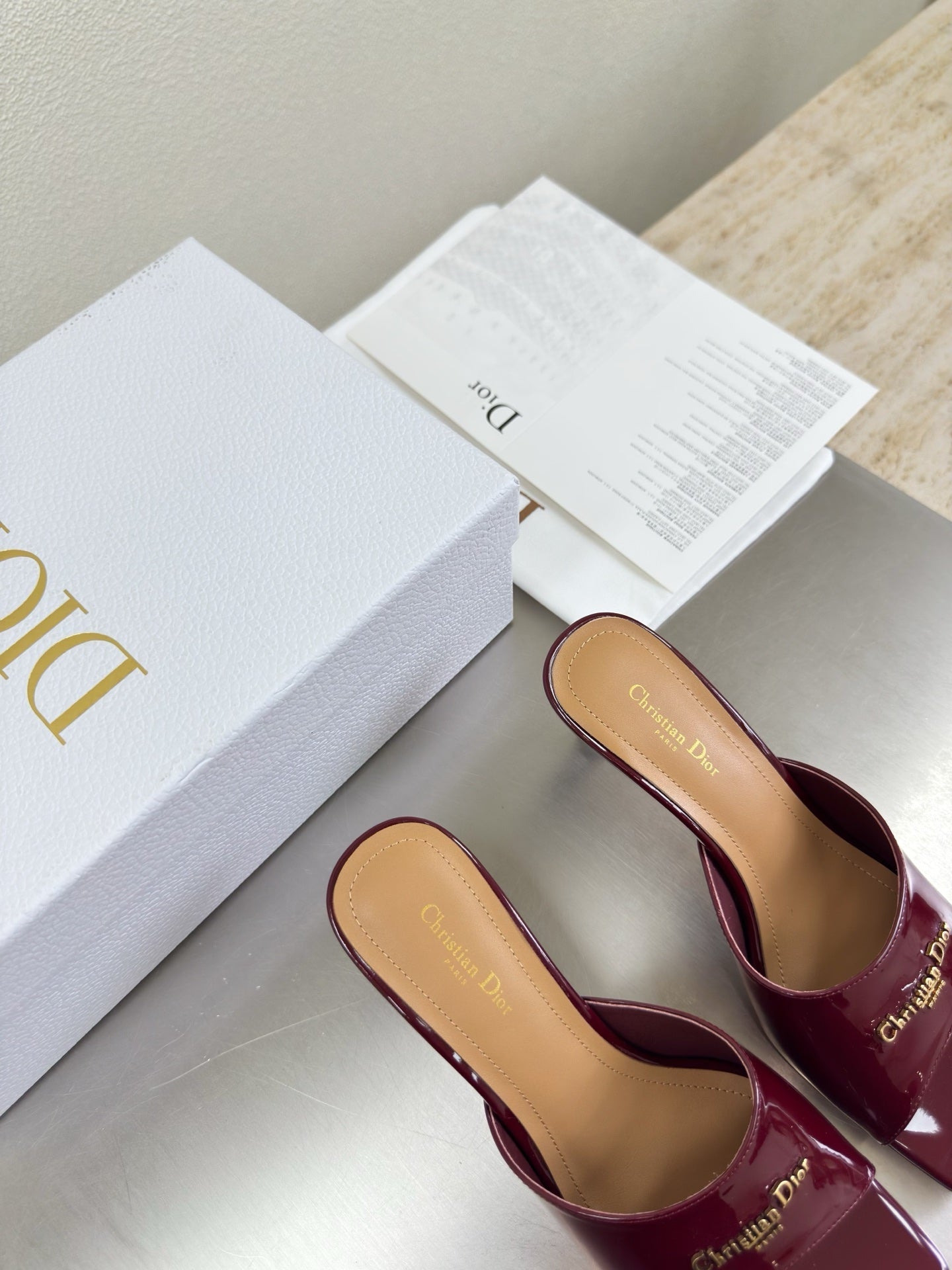 DIOR 26S KITTEN HEEL MULE SANDALS IN BURGUNDY RED PATENT CALFSKIN WITH LOGO