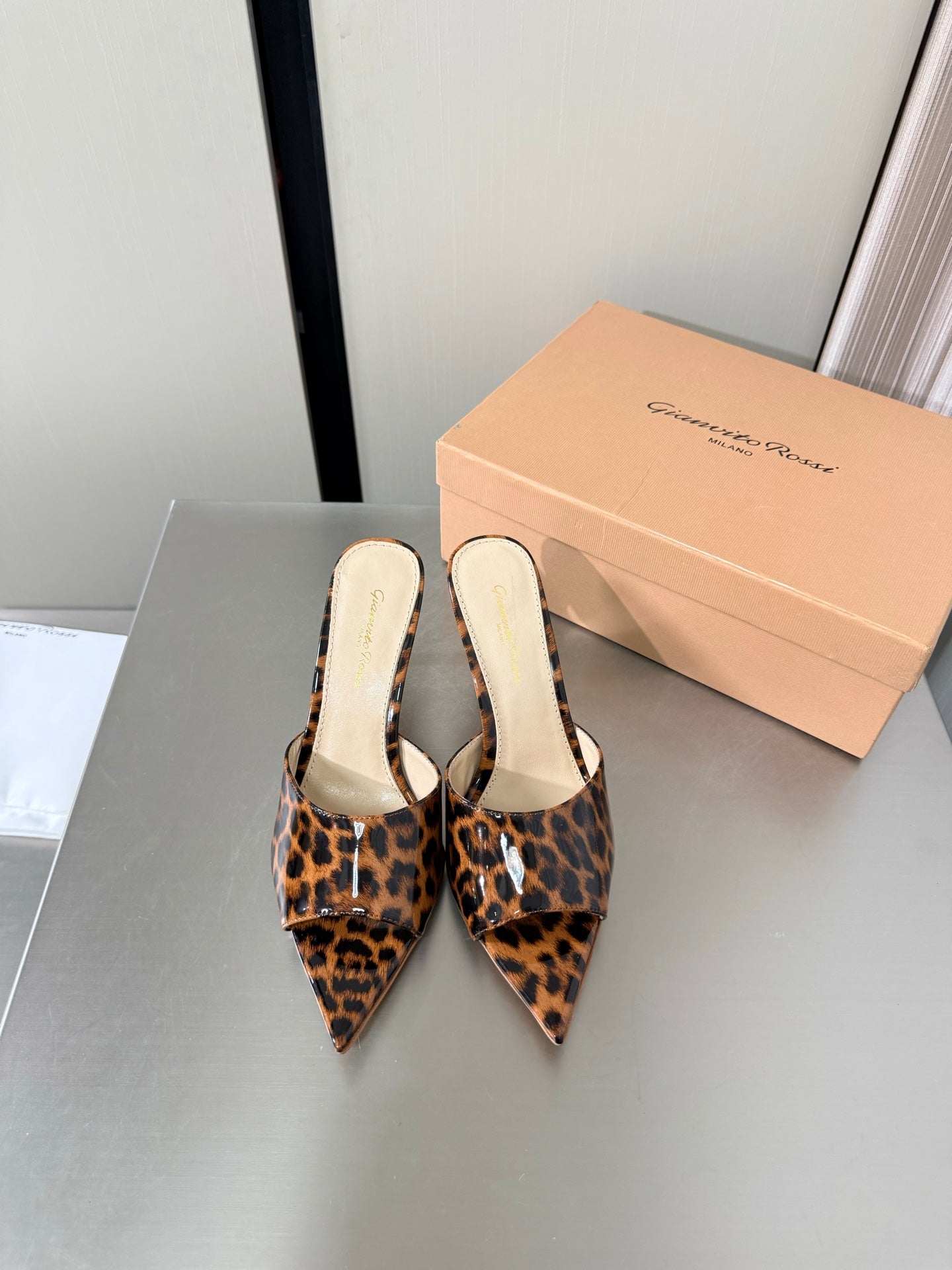 GIANVITO ROSSI 26S POINTED-TOE SANDALS 90 MM IN BLACK AND BROWN LEOPARD PRINT LEATHER 