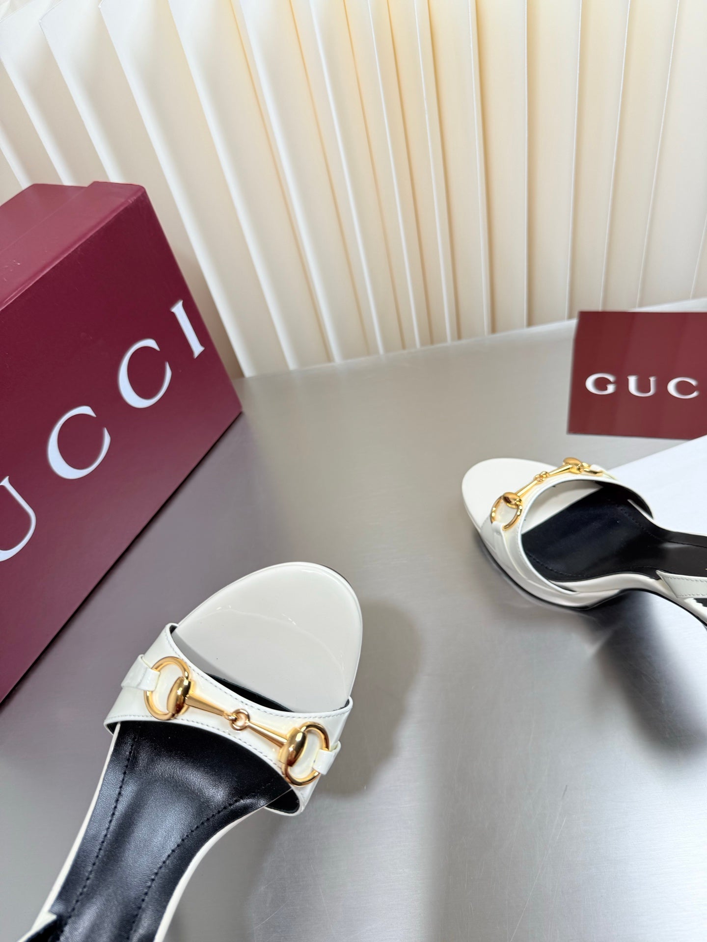 GUCCI 26S SLINGBACK PUMP 105 MM IN CREAM WHITE CALFSKIN