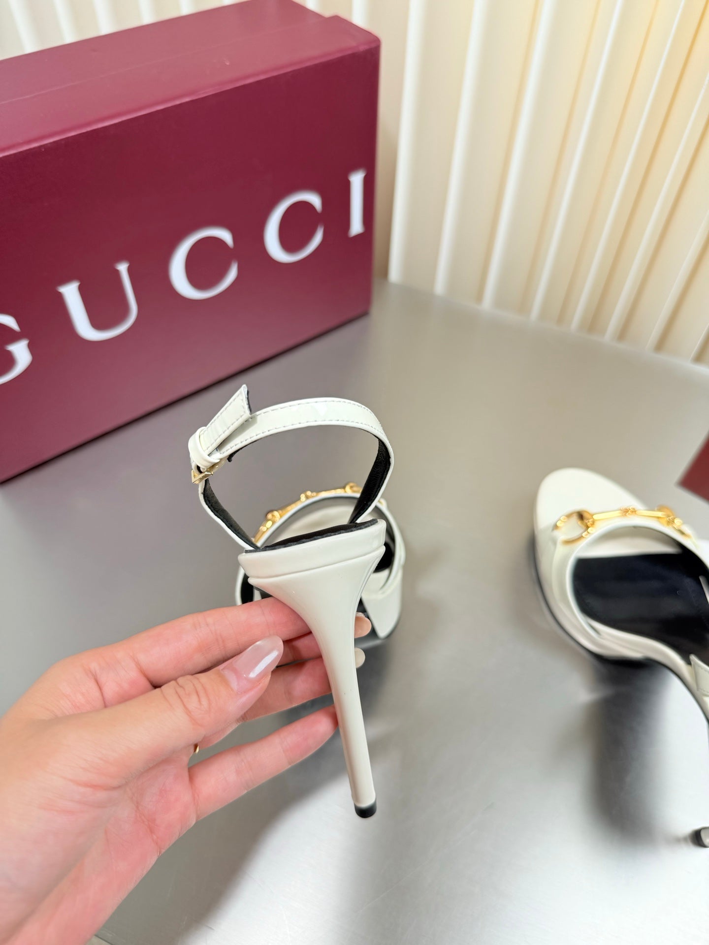 GUCCI 26S SLINGBACK PUMP 105 MM IN CREAM WHITE CALFSKIN