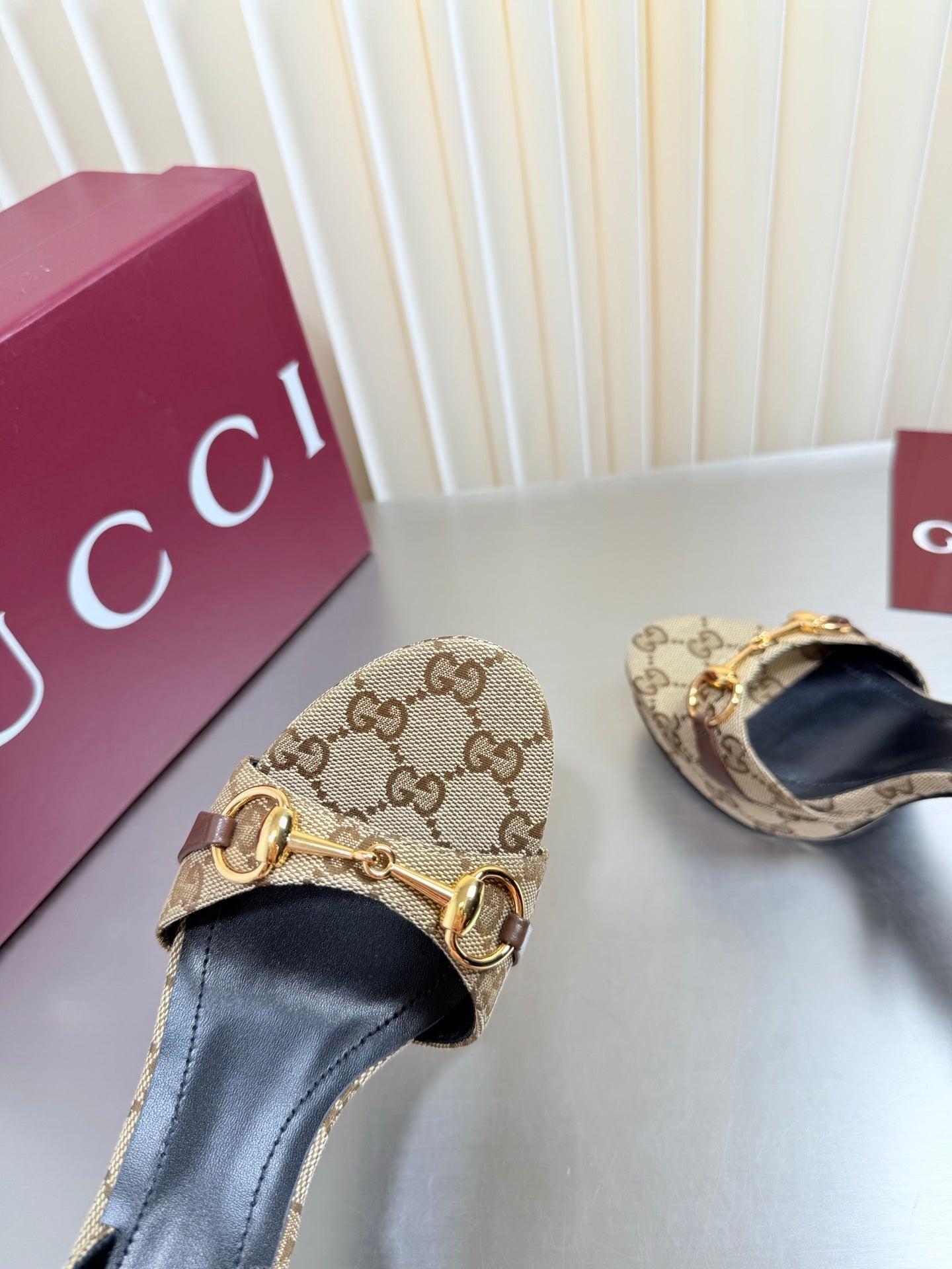 GUCCI 26S SLINGBACK PUMP 105 MM IN BEIGE GG CANVAS