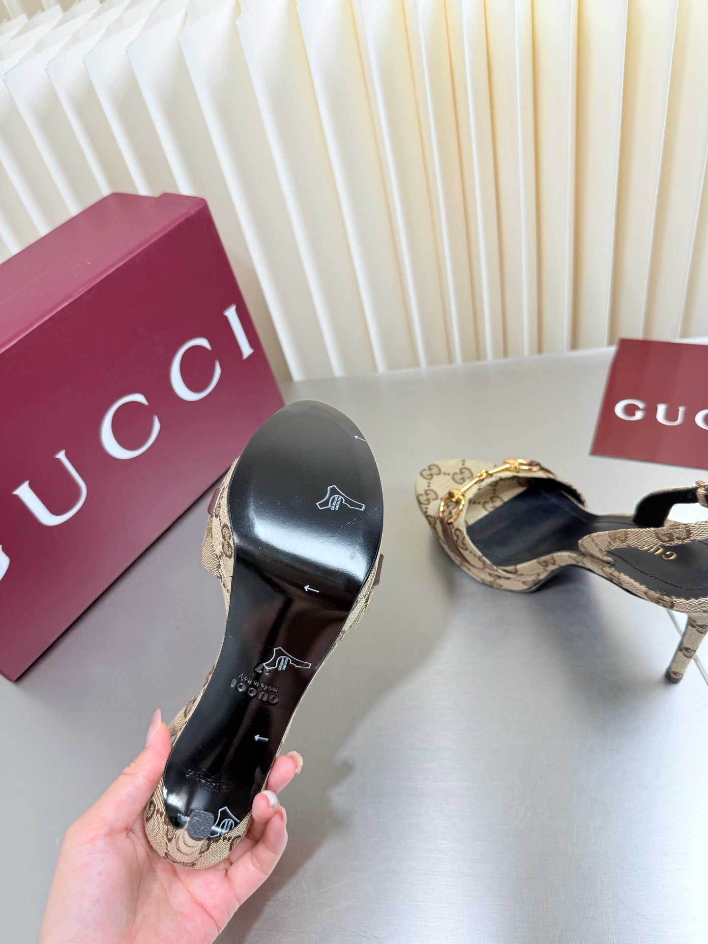 GUCCI 26S SLINGBACK PUMP 105 MM IN BEIGE GG CANVAS