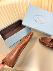 PRADA 26S CLASSIC LOAFERS IN CAMEL BROWN LAMBSKIN