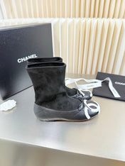 CHANEL 26S ANKLE BOOTS IN BLACK CALFSKIN AND SUEDE SQUARE TOE