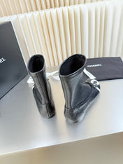 CHANEL 26S ANKLE BOOTS IN BLACK CALFSKIN SQUARE TOE