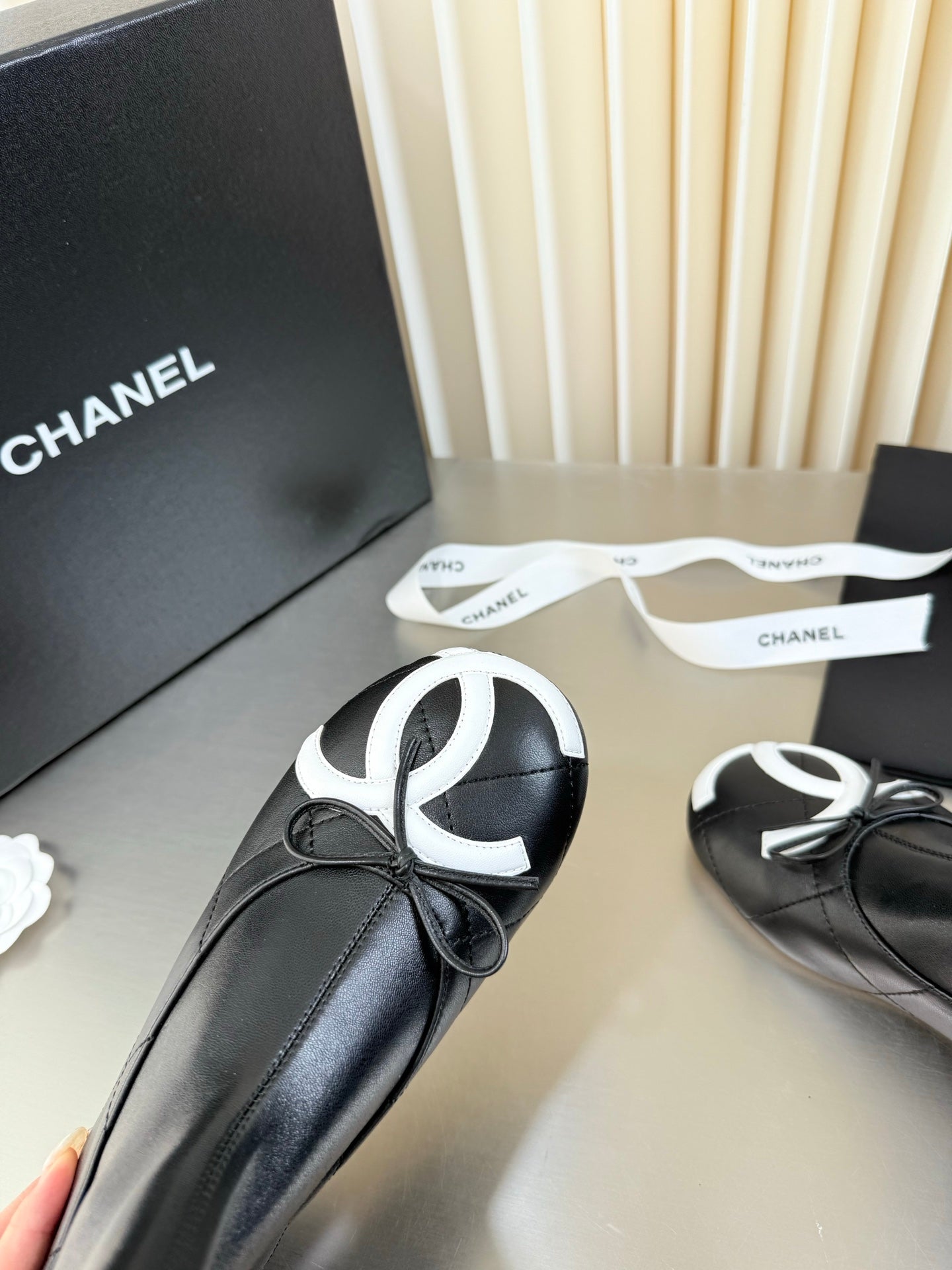 CHANEL 26S ANKLE BOOTS IN BLACK CALFSKIN SQUARE TOE